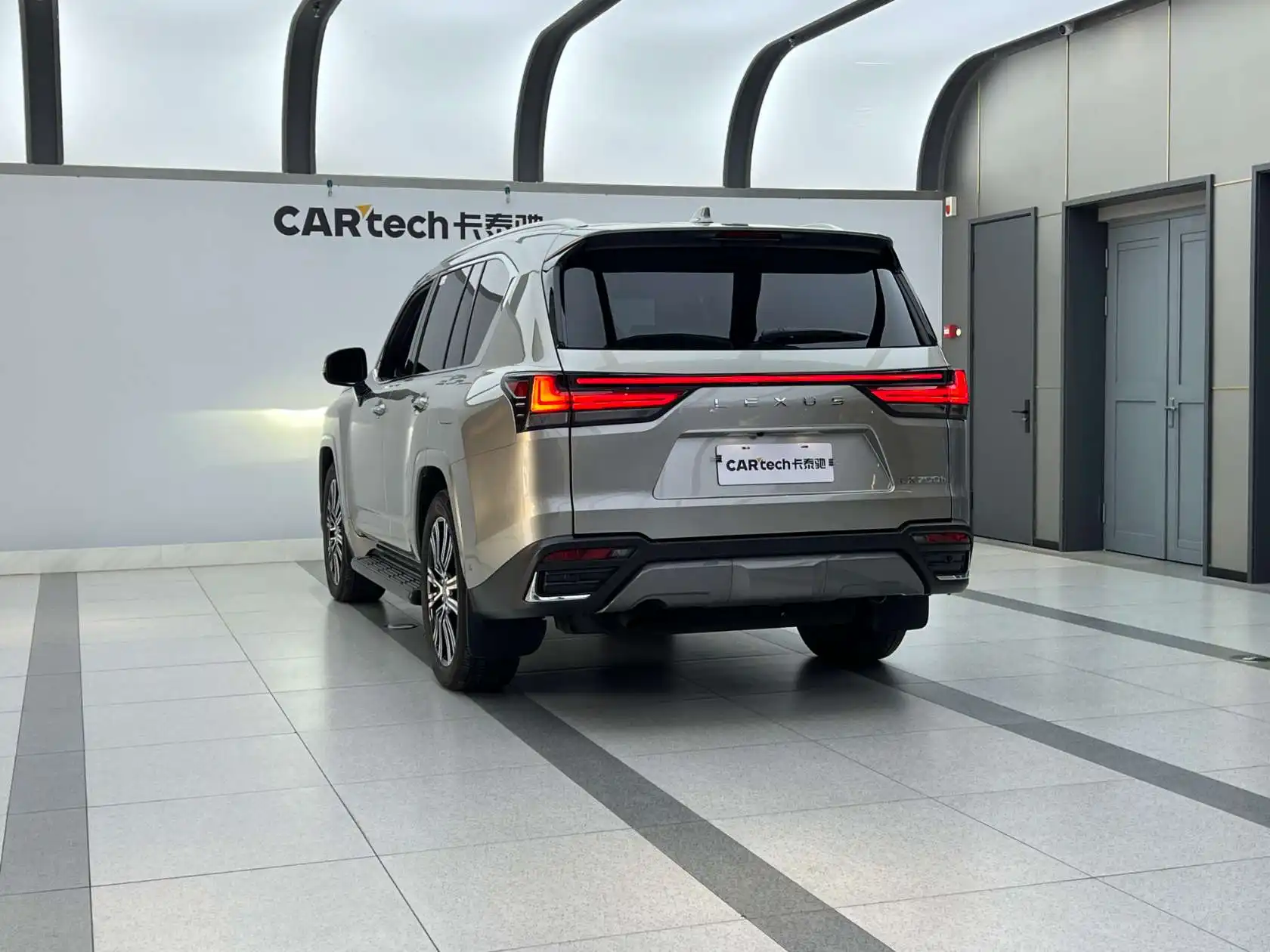 Lexus LX 600, 2026 4