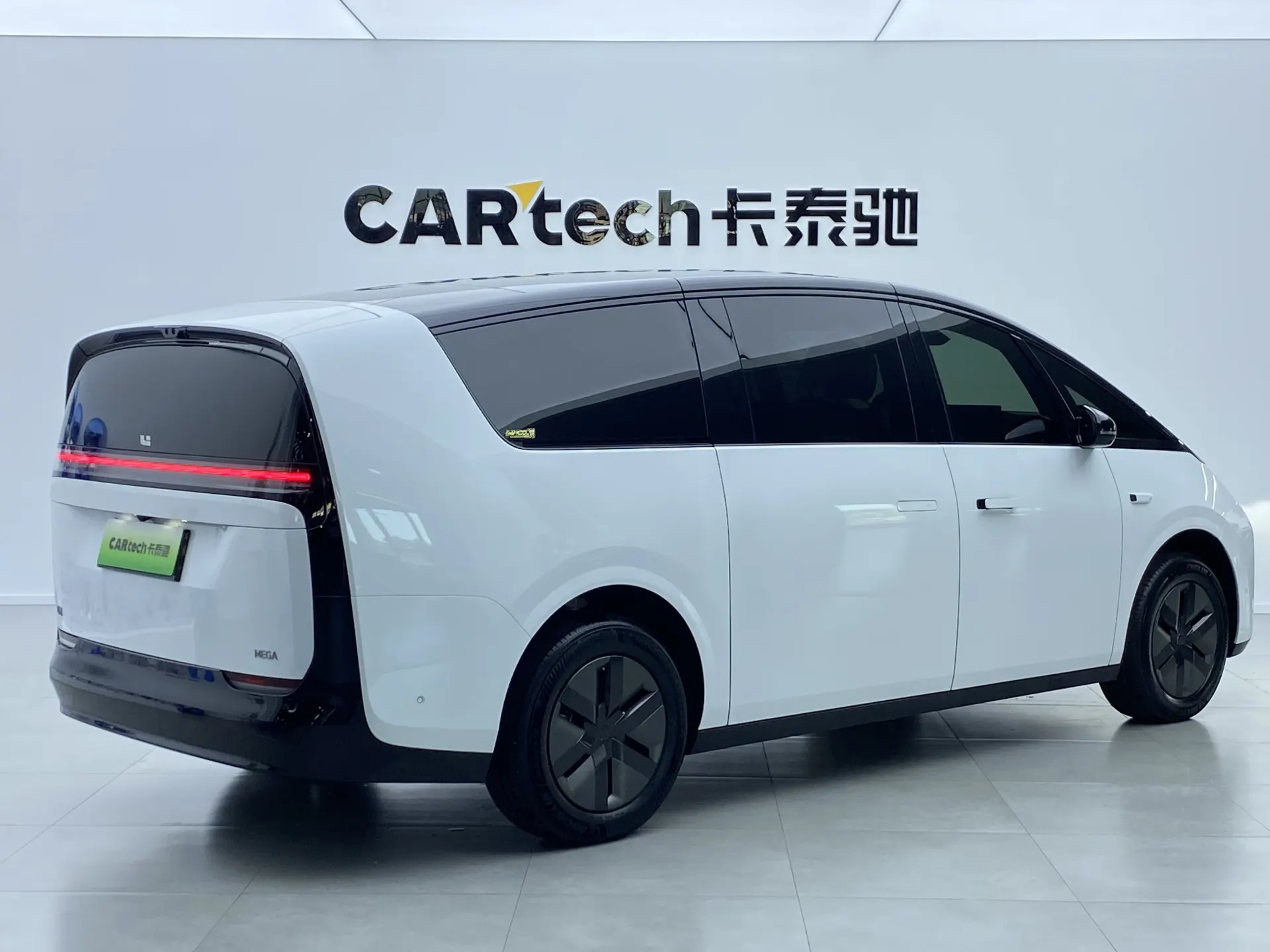 Li Auto MEGA, 2025 4