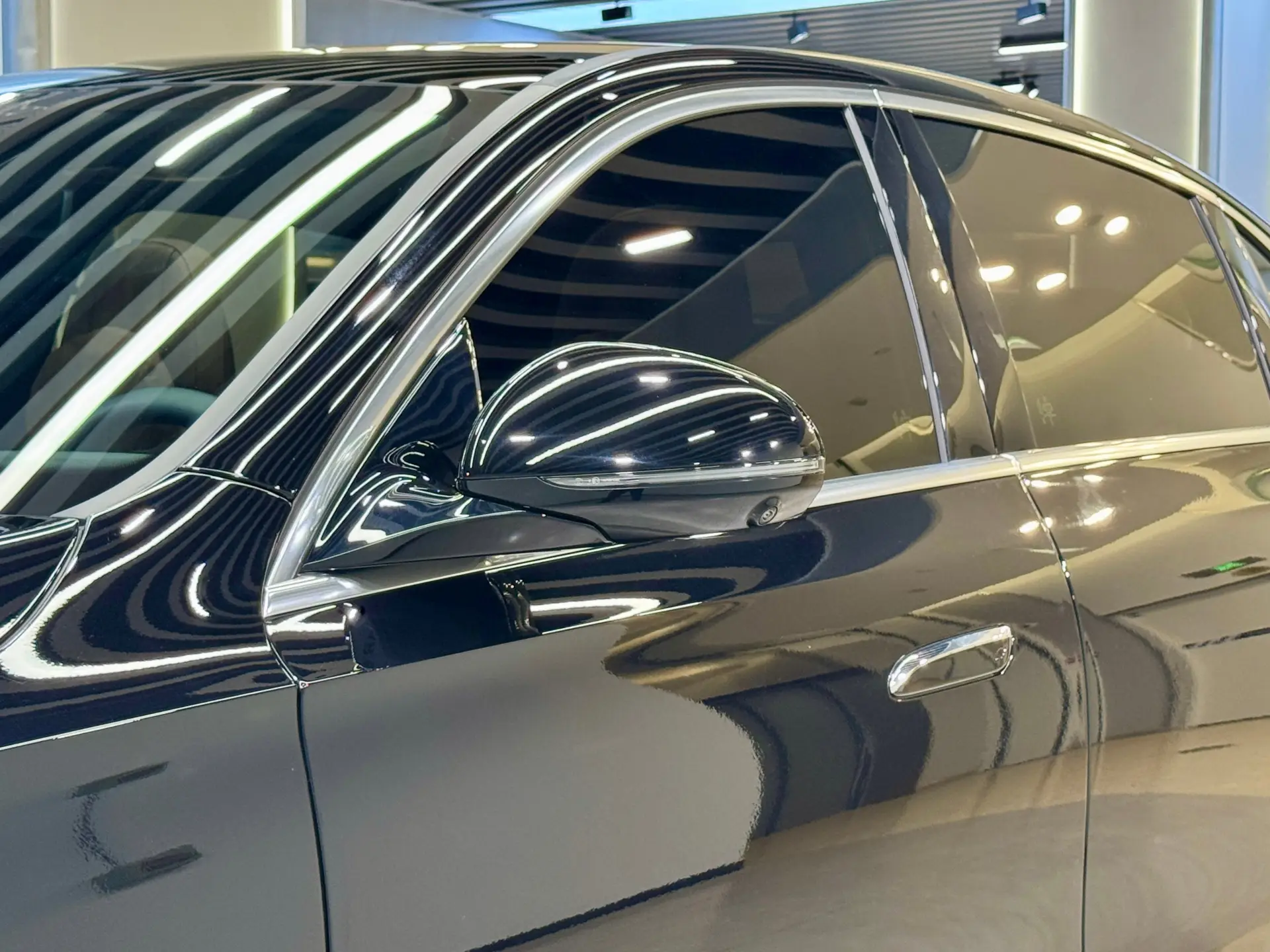 Mercedes-Benz E 350 e, 2024 3