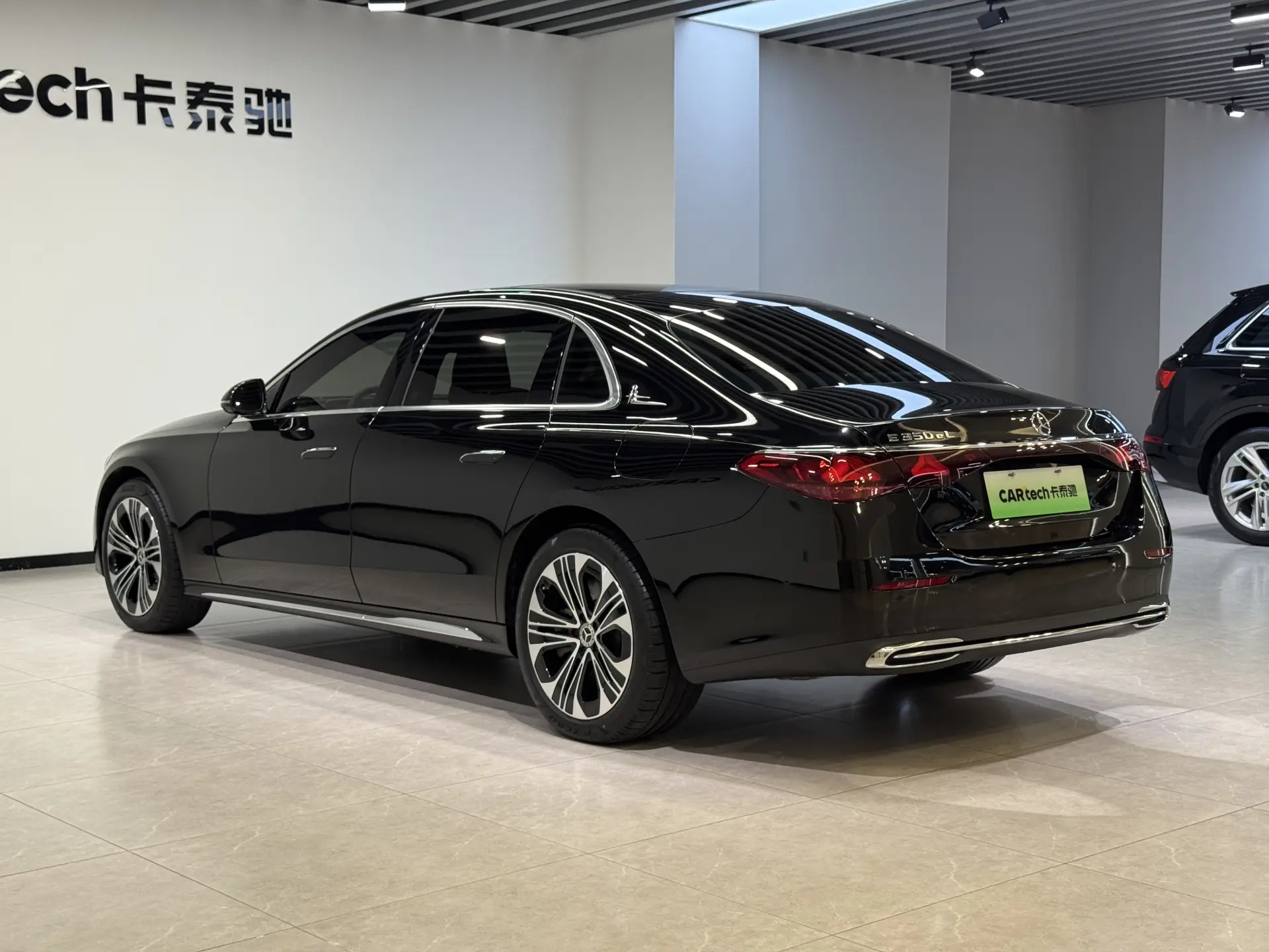 Mercedes-Benz E 350 e, 2024 27