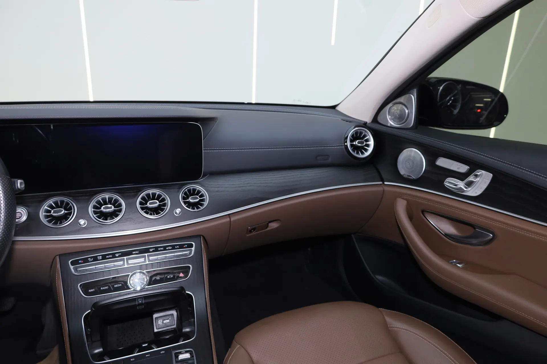 Mercedes-Benz E 300 L, 2020 29