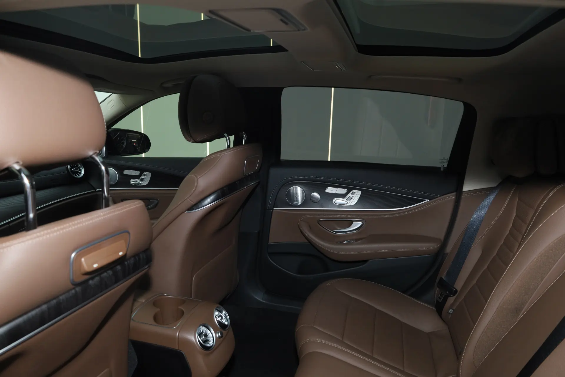 Mercedes-Benz E 300 L, 2020 25