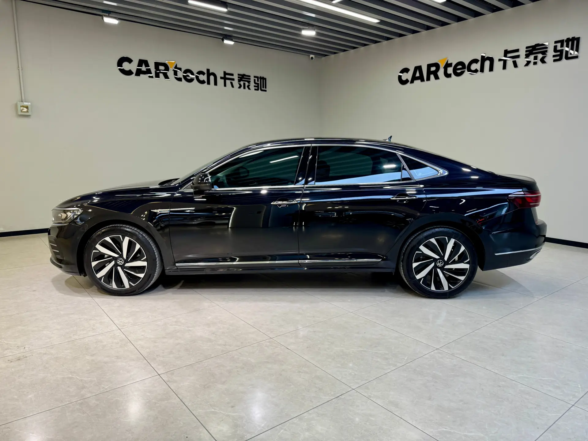 Volkswagen Passat, 2025 7