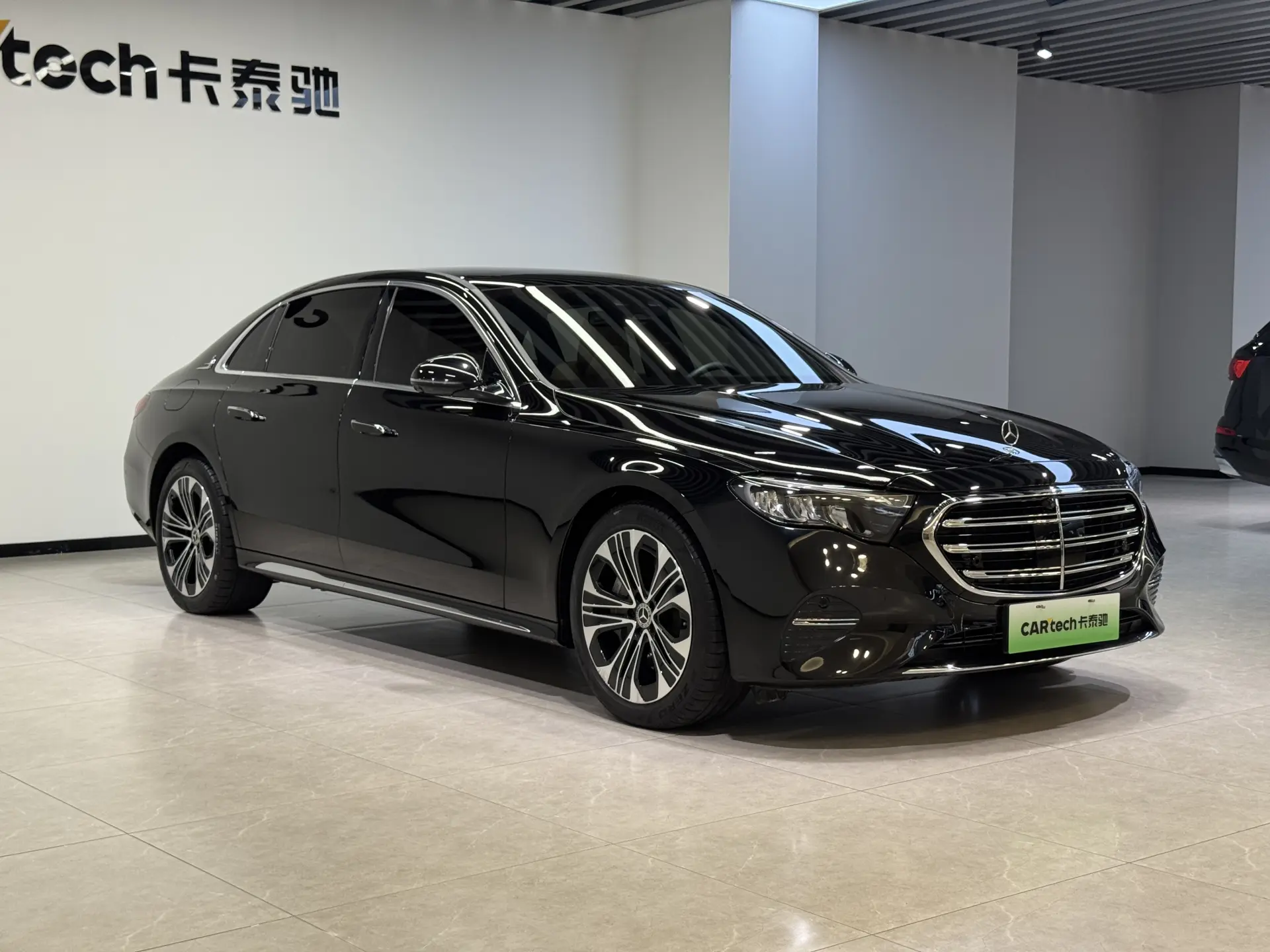 Mercedes-Benz E 350 e, 2024 23
