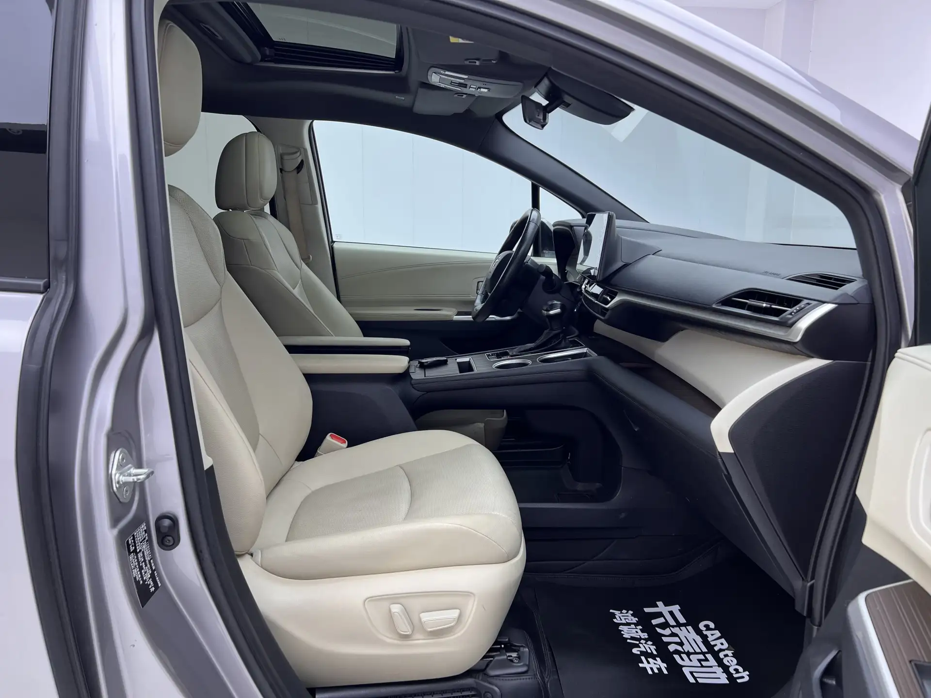 Toyota Granvia, 2024 19