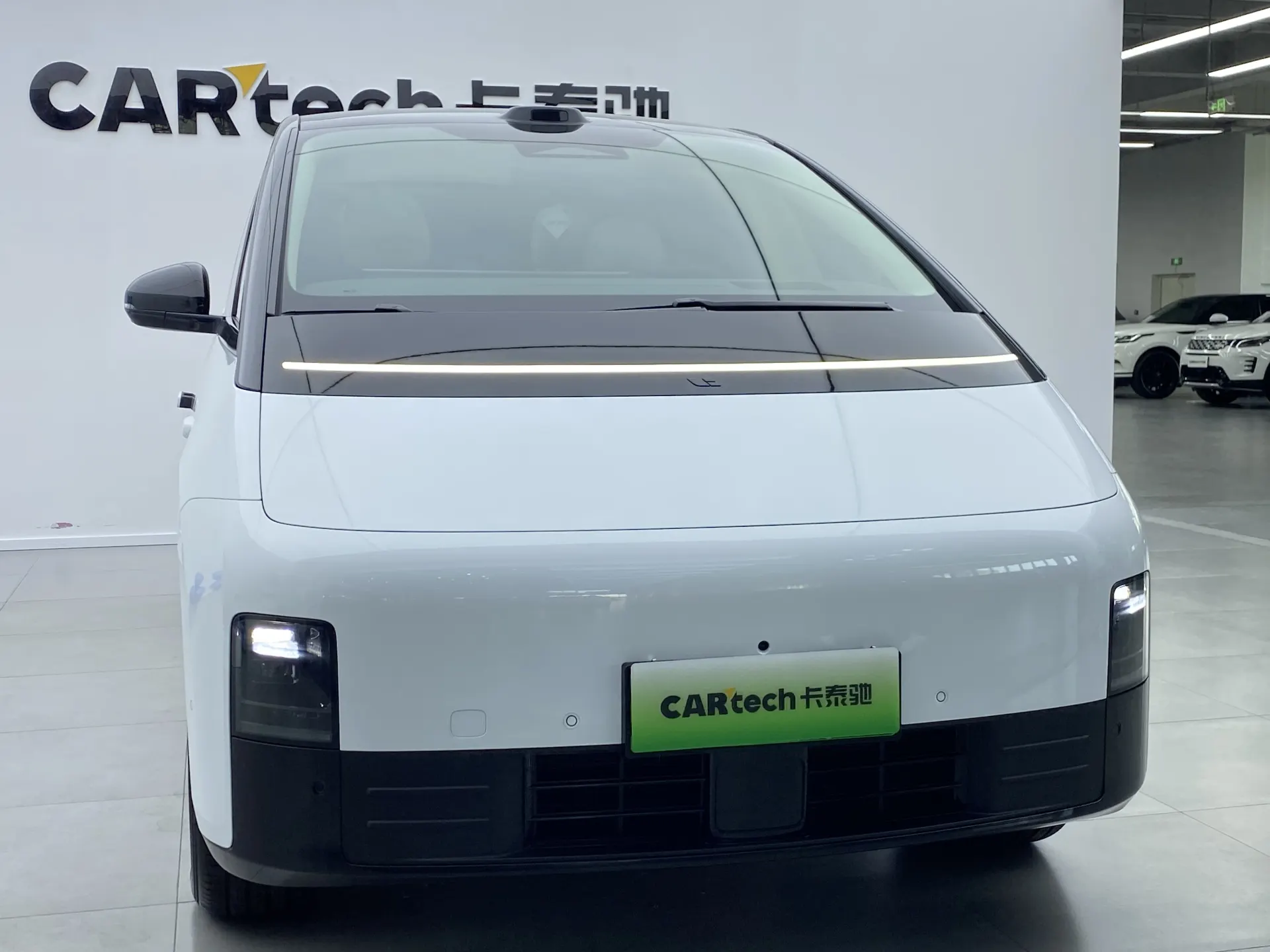 Li Auto MEGA, 2025 11