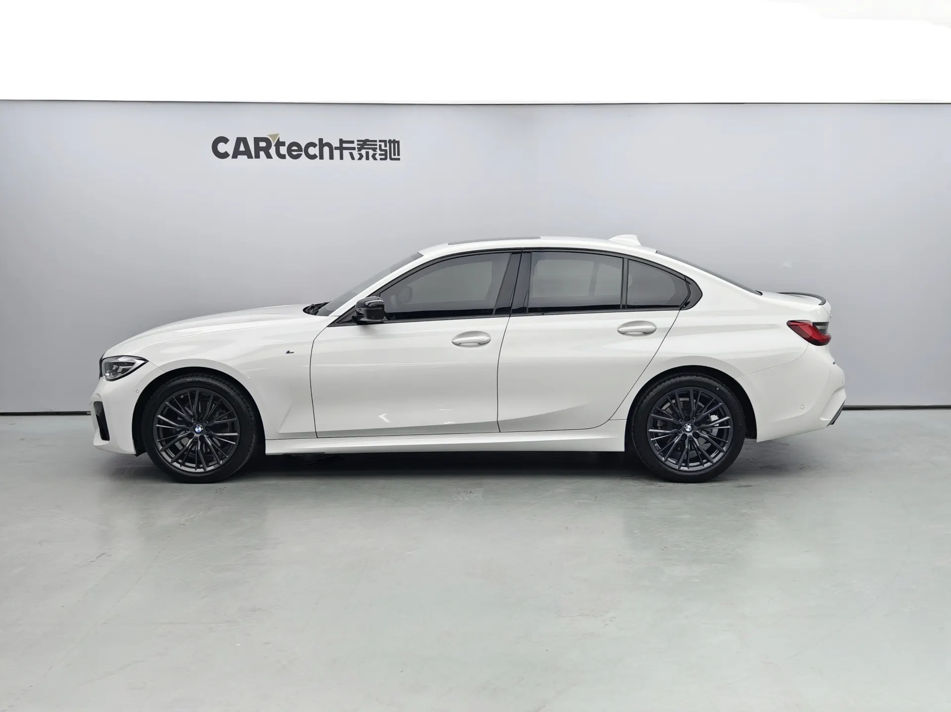 BMW 325i, 2020 все фото