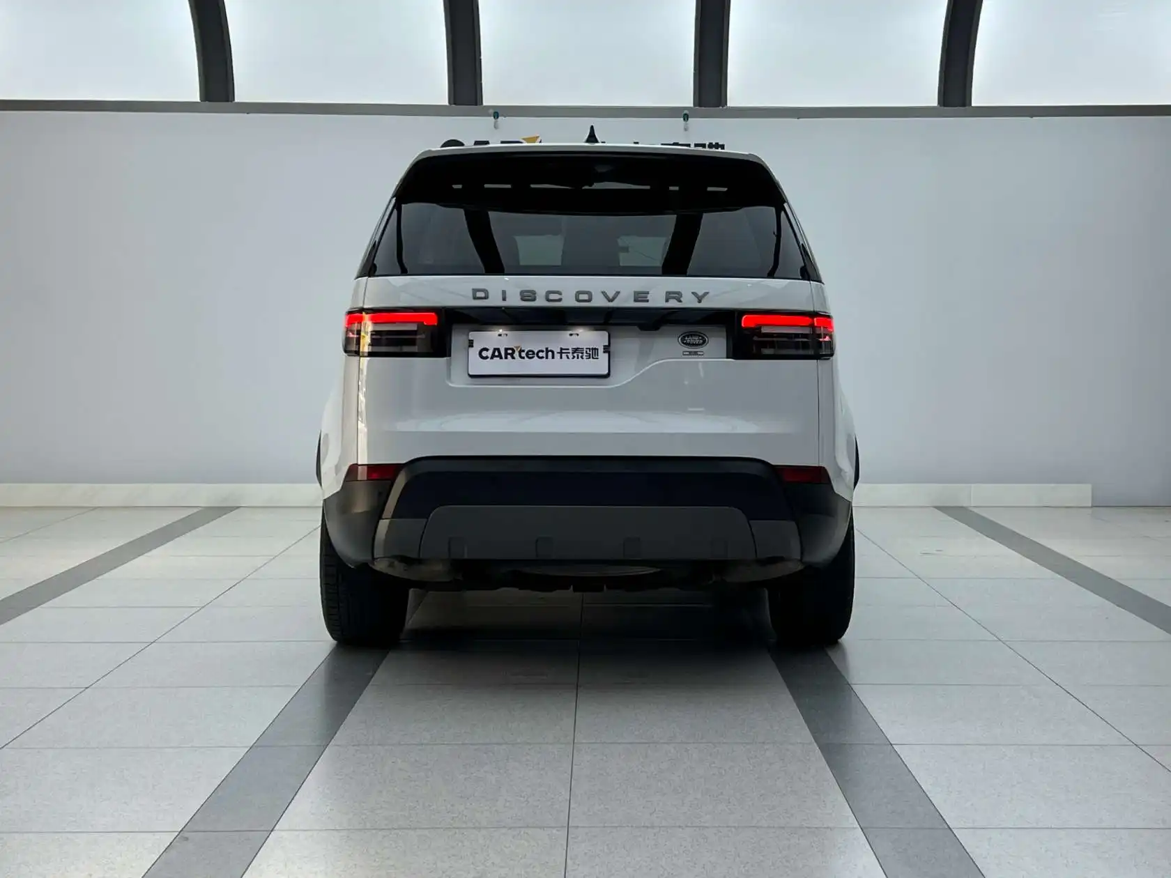 Land Rover Discovery, 2019 3