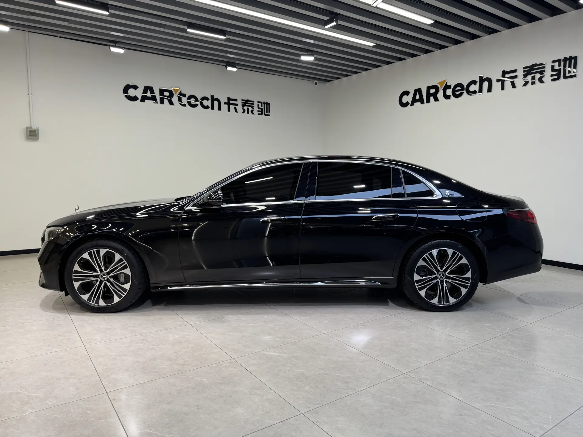Mercedes-Benz E 350 e, 2024 28