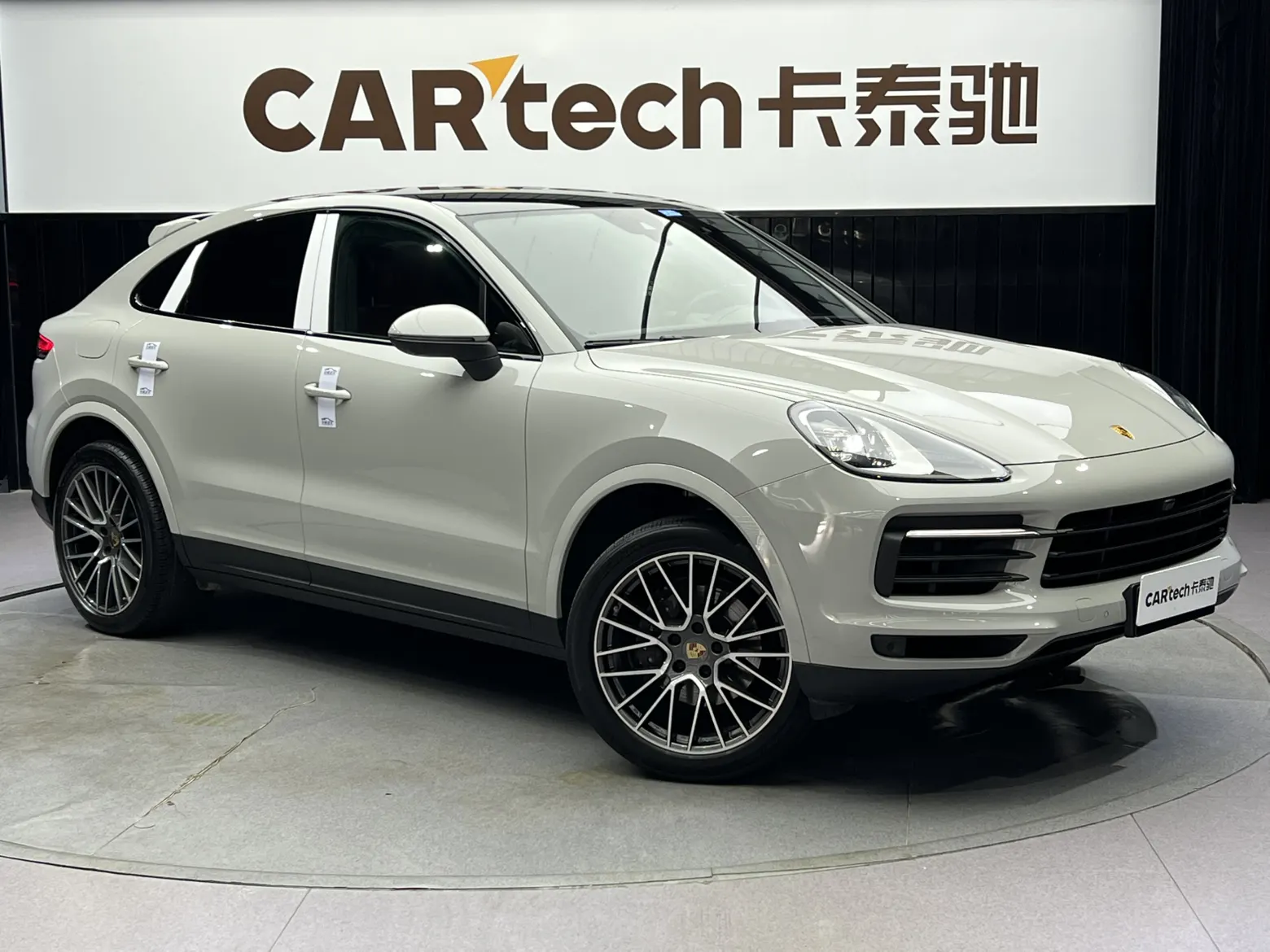 Porsche Cayenne, 2022 2