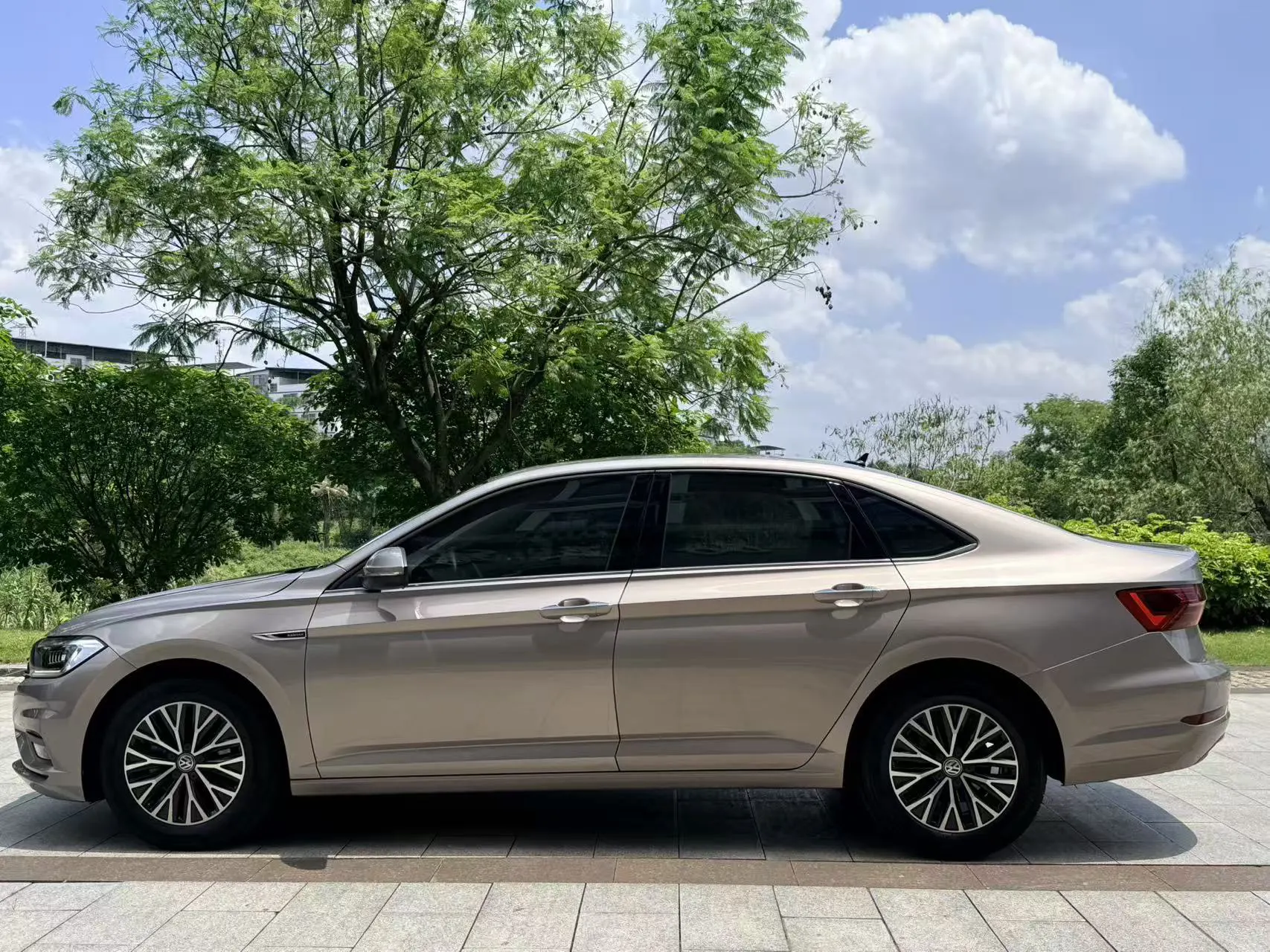 Volkswagen Sagitar, 2020 6