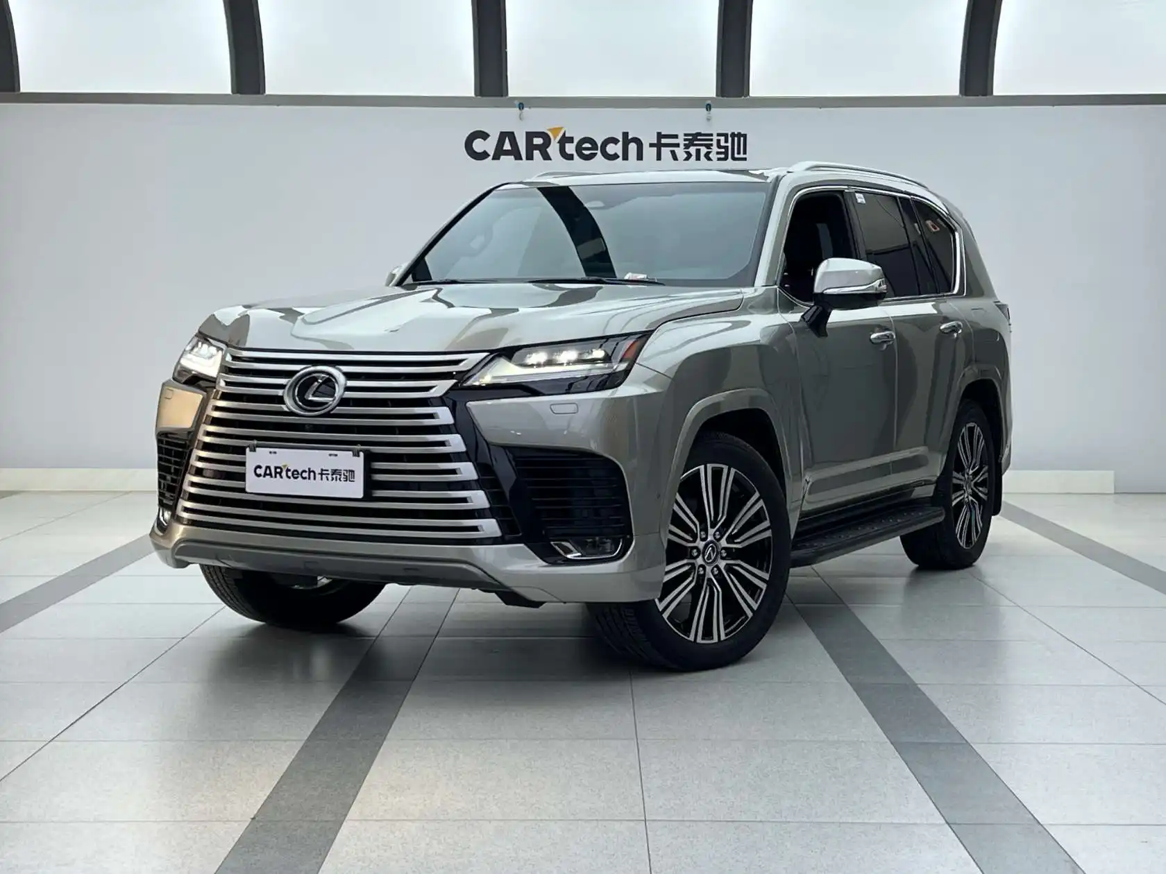Lexus LX 600