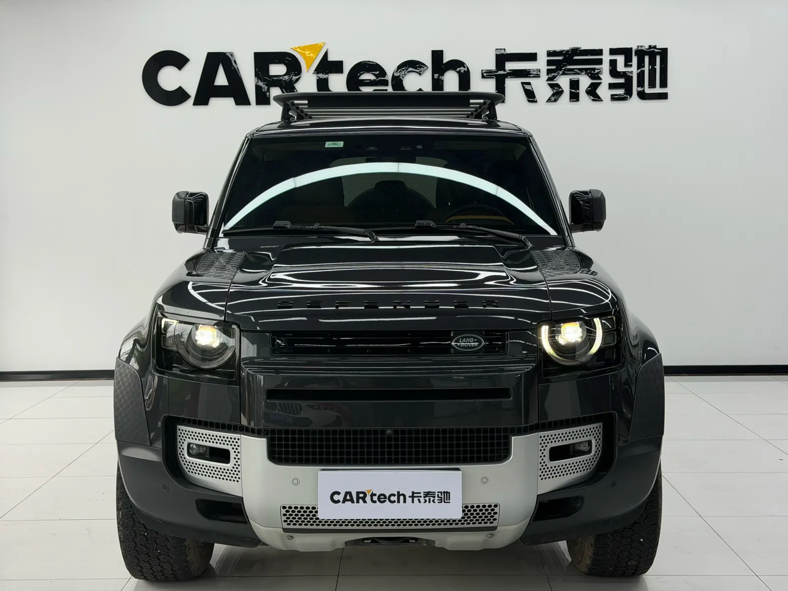 Land Rover Defender, 2023 2
