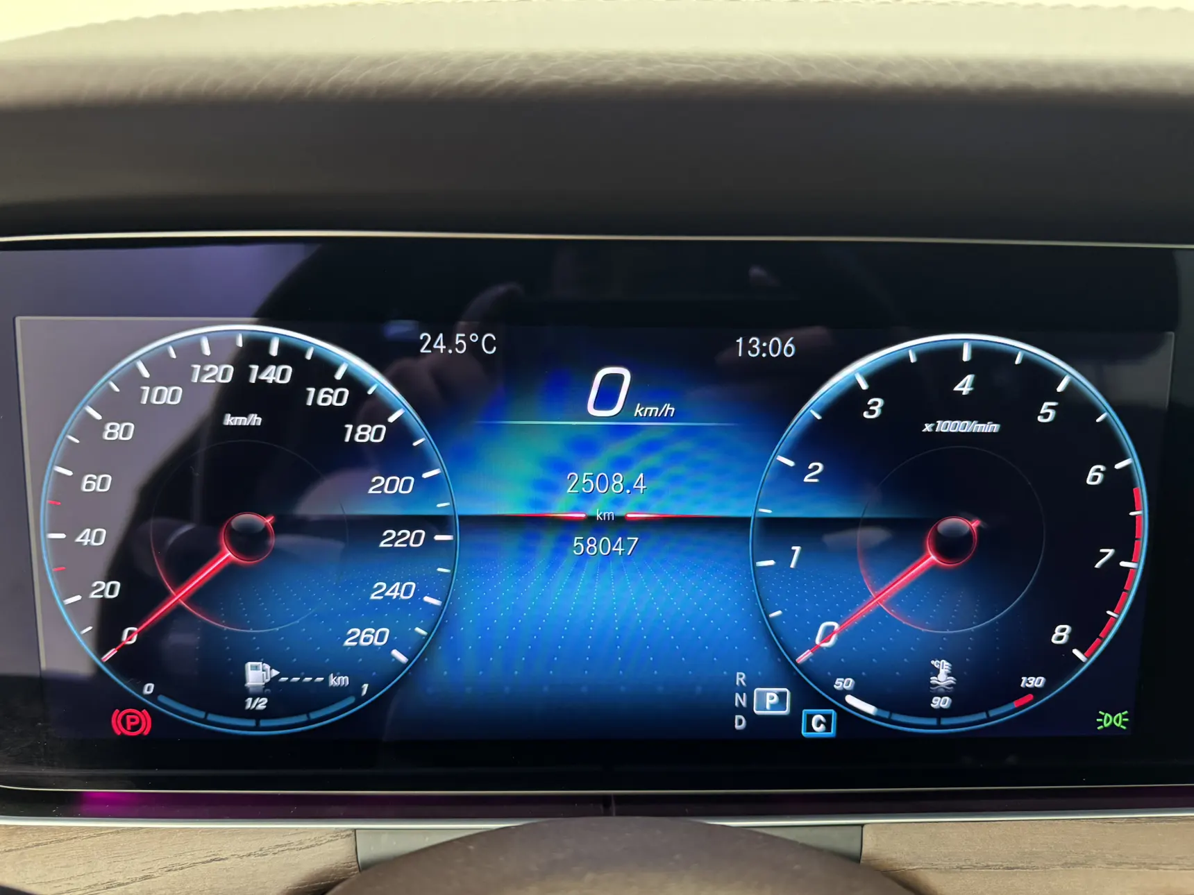 Mercedes-Benz E 260 L, 2021 11