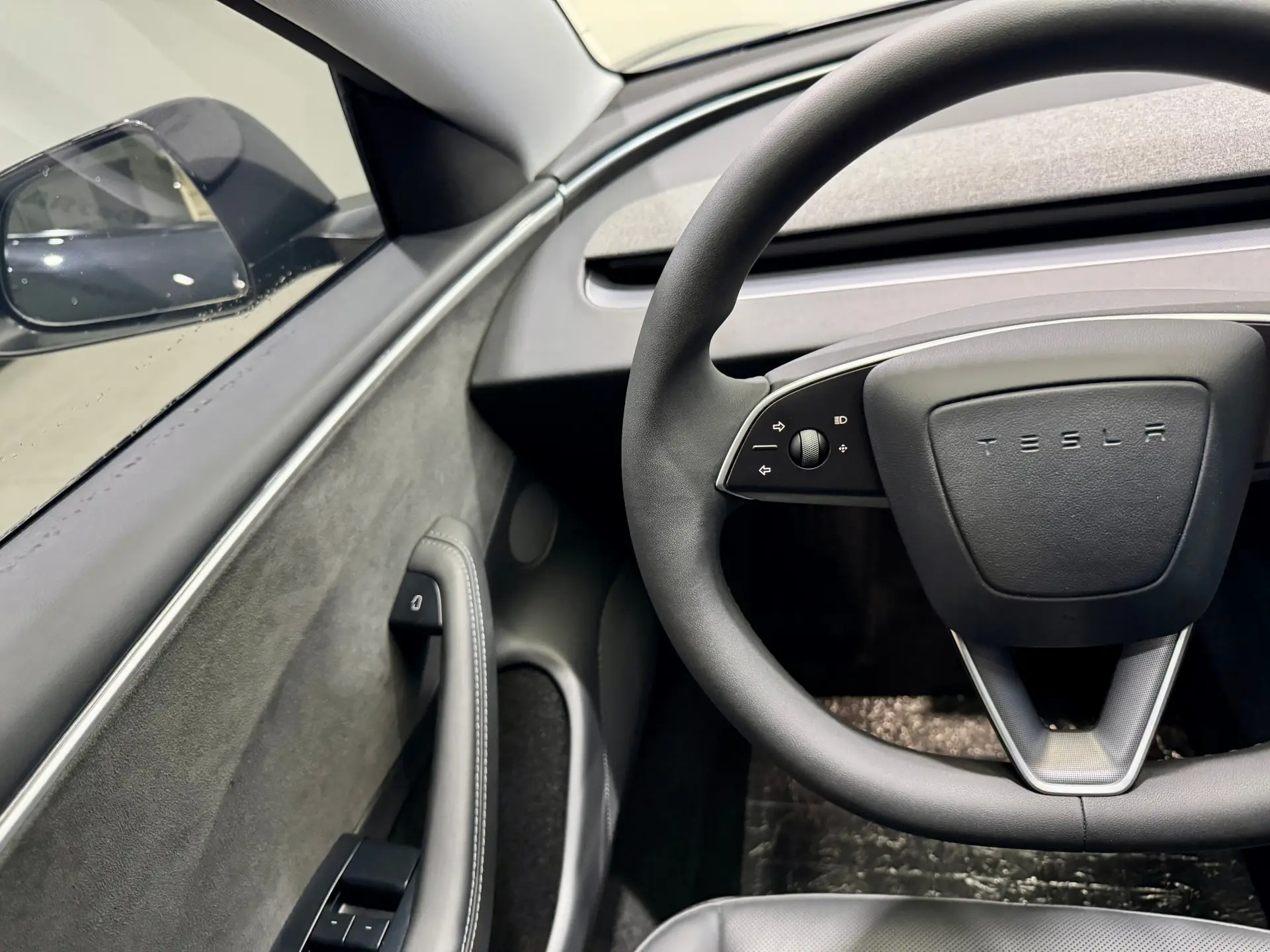 Tesla Model 3, 2024 11