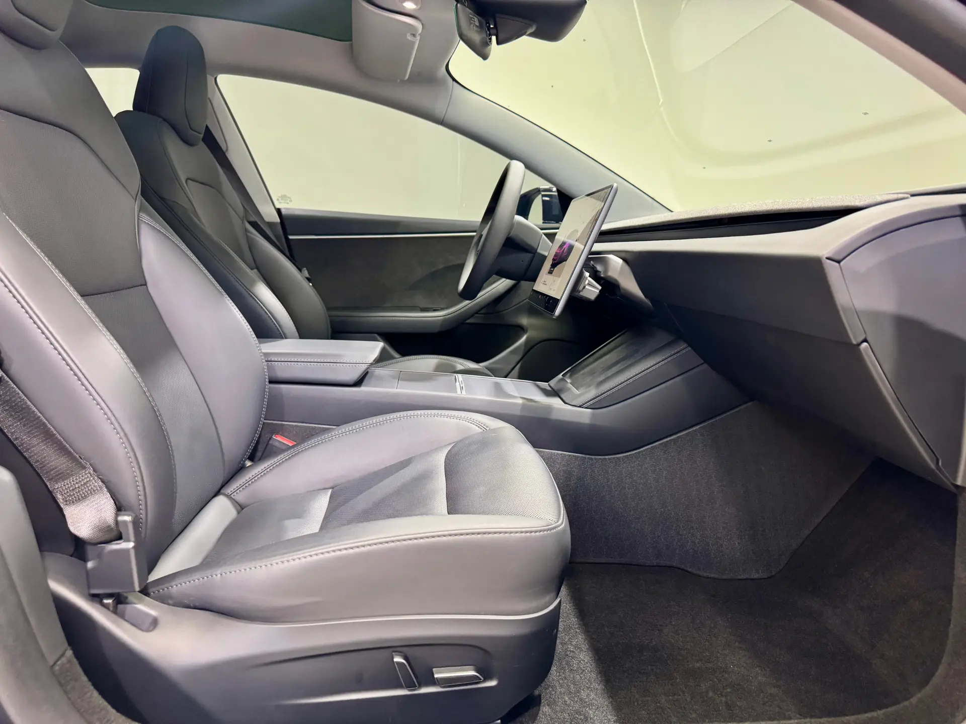 Tesla Model 3, 2024 8