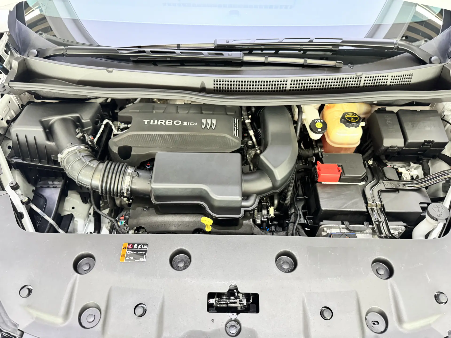 Buick GL8, 2025 12