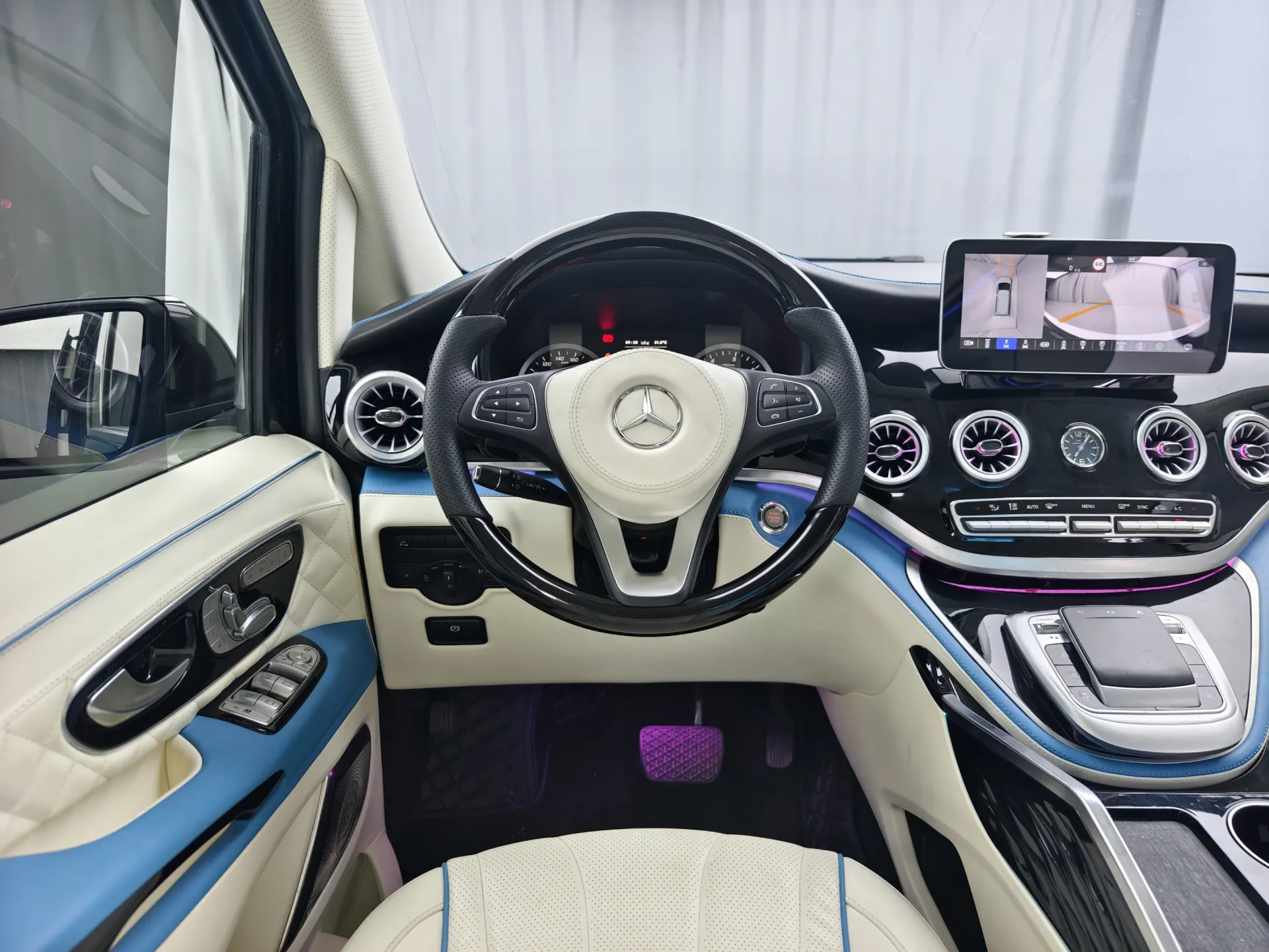 Mercedes-Benz Vito, 2023 11