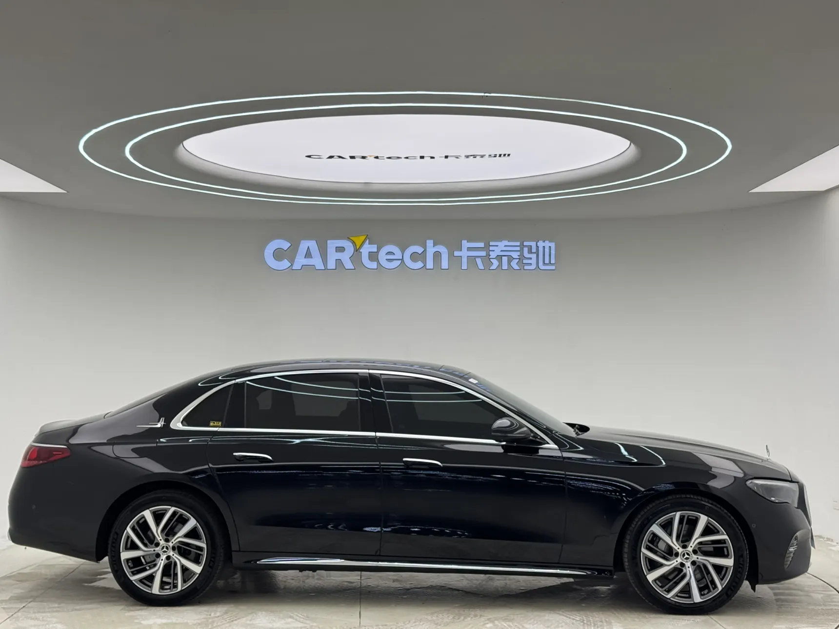Mercedes-Benz E 300 L, 2025 4