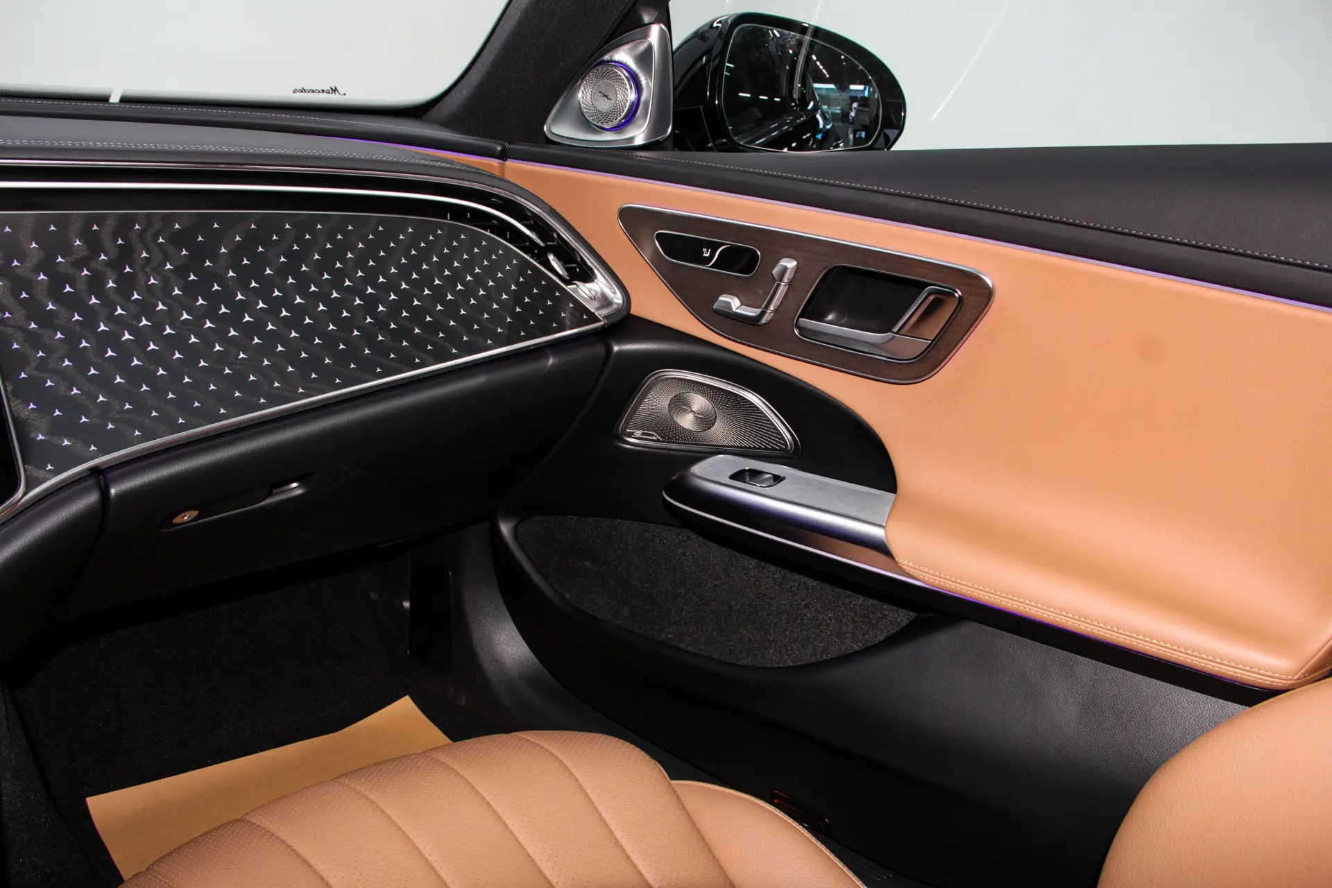 Mercedes-Benz E 300 L, 2024 22