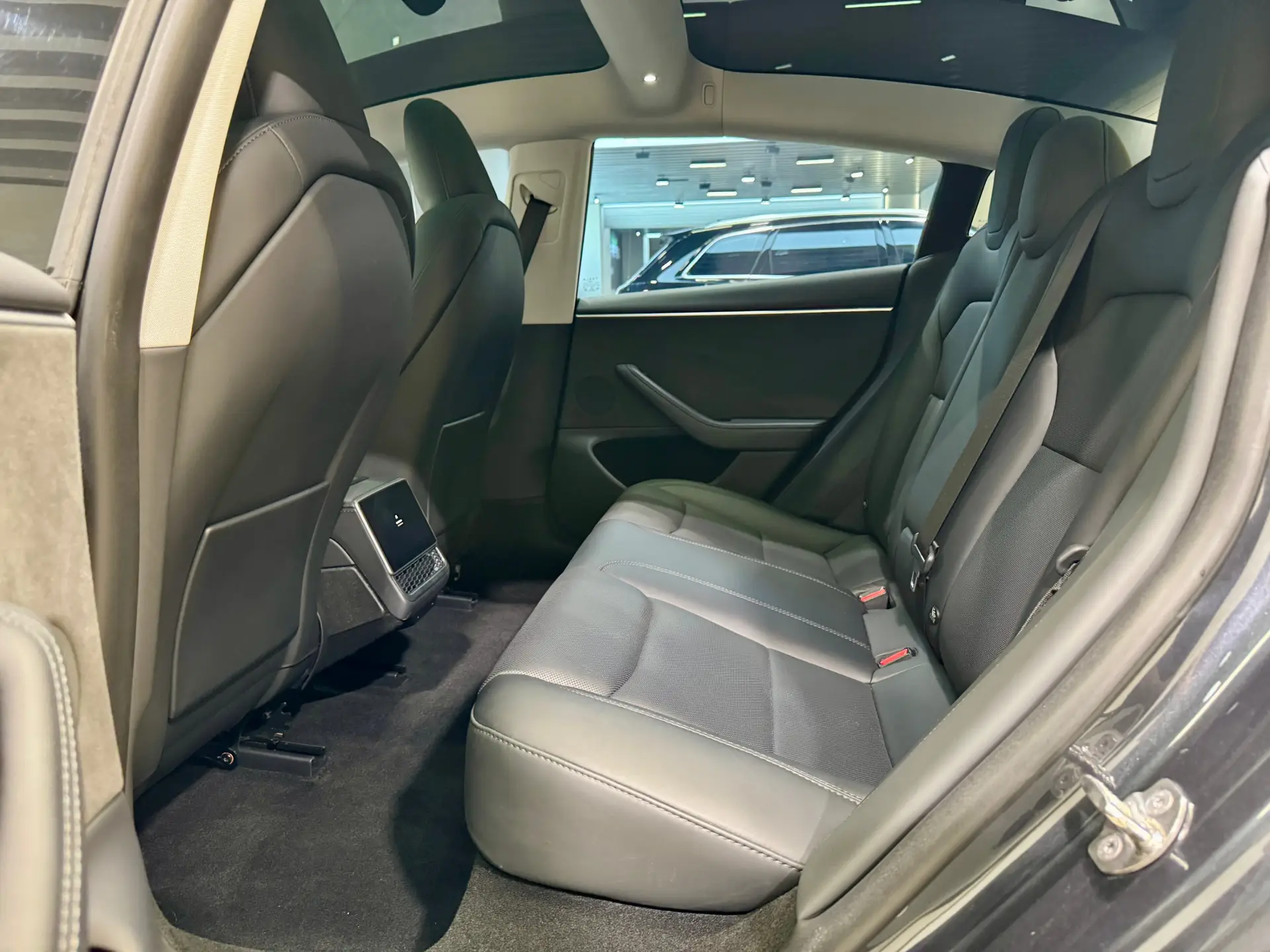 Tesla Model 3, 2024 16