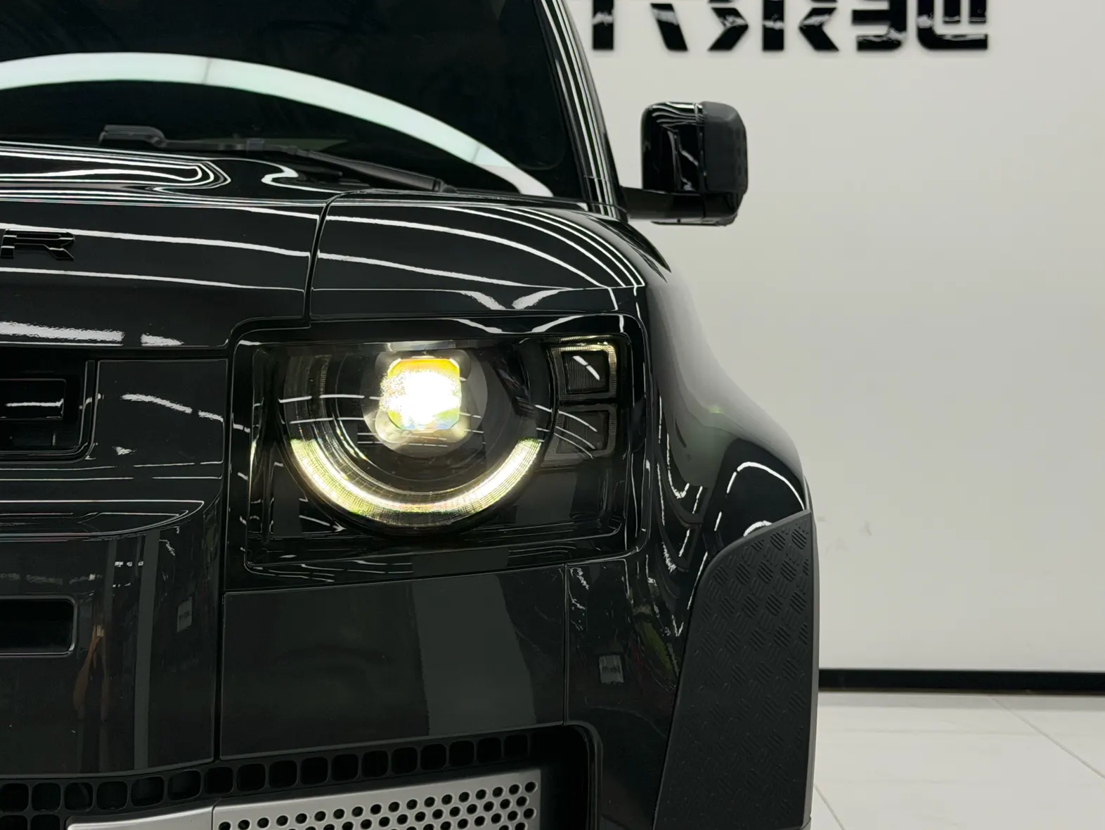 Land Rover Defender, 2023 7