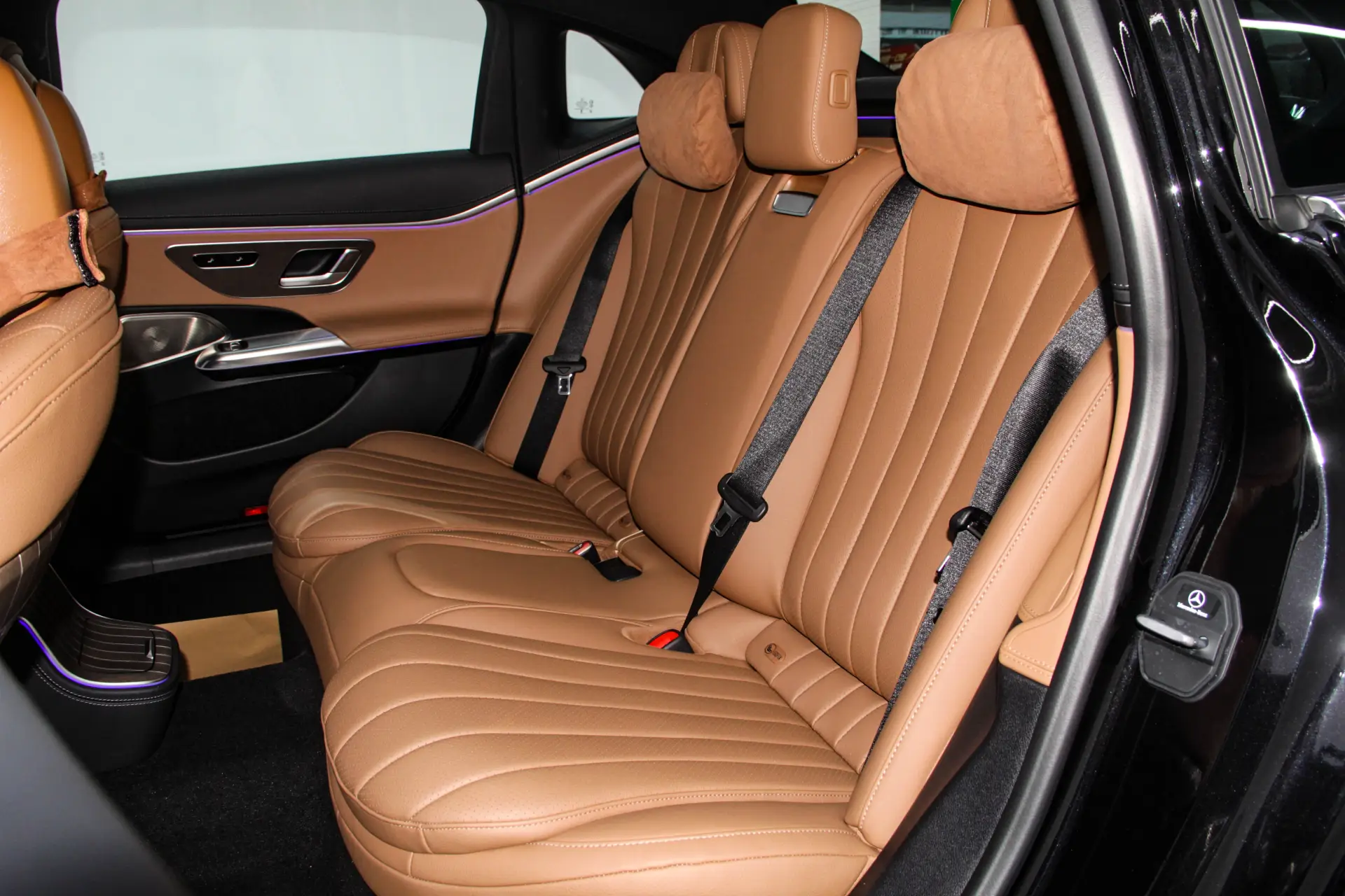 Mercedes-Benz E 300 L, 2024 19