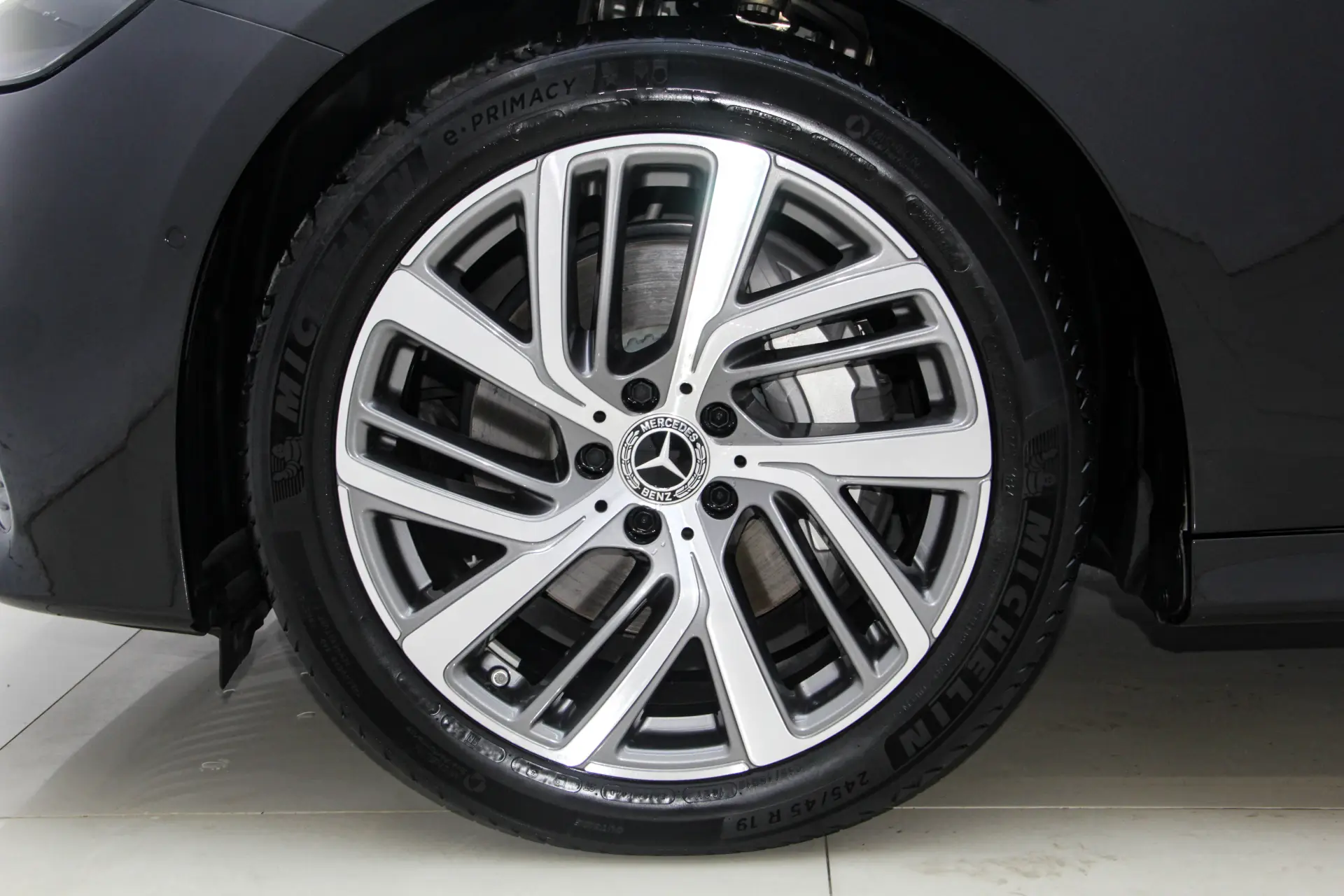 Mercedes-Benz E 300 L, 2024 11