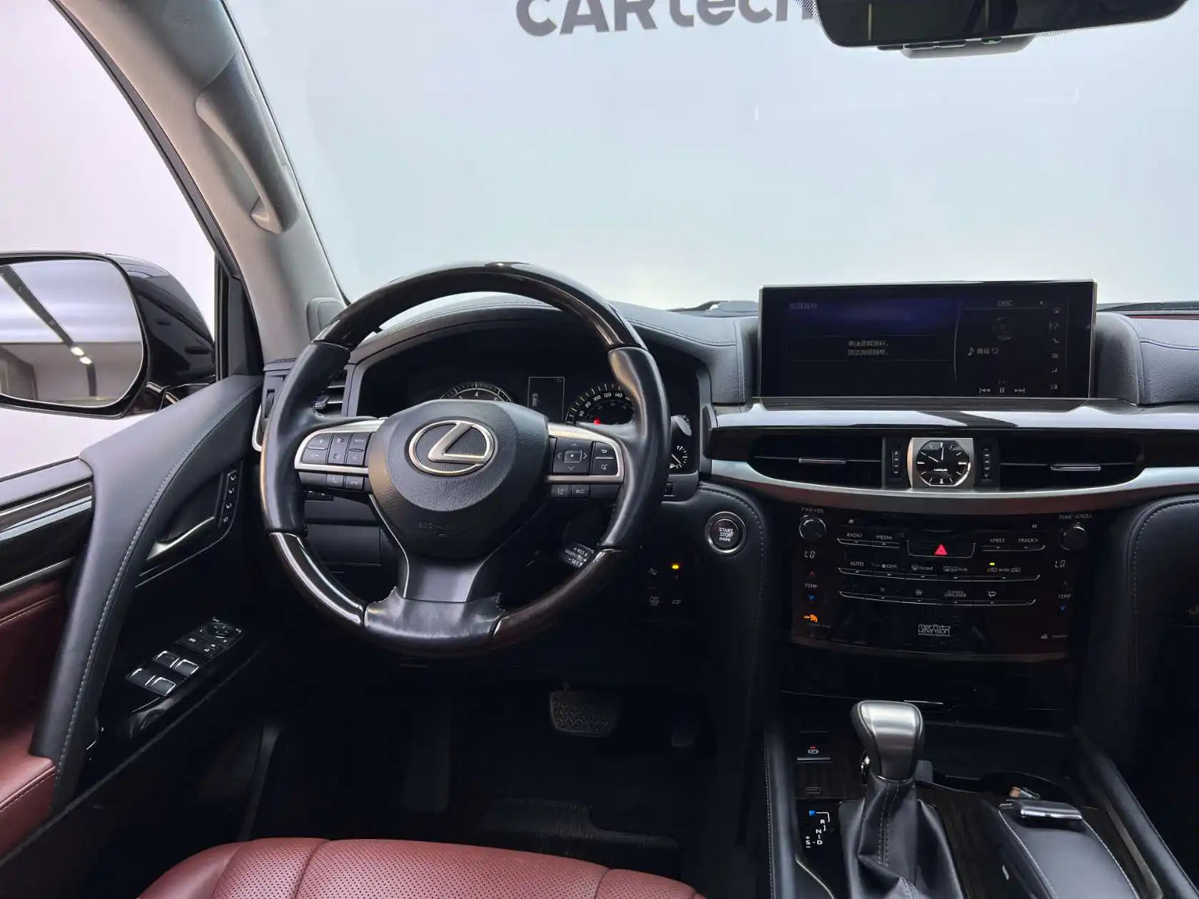 Lexus LX 570, 2025 26