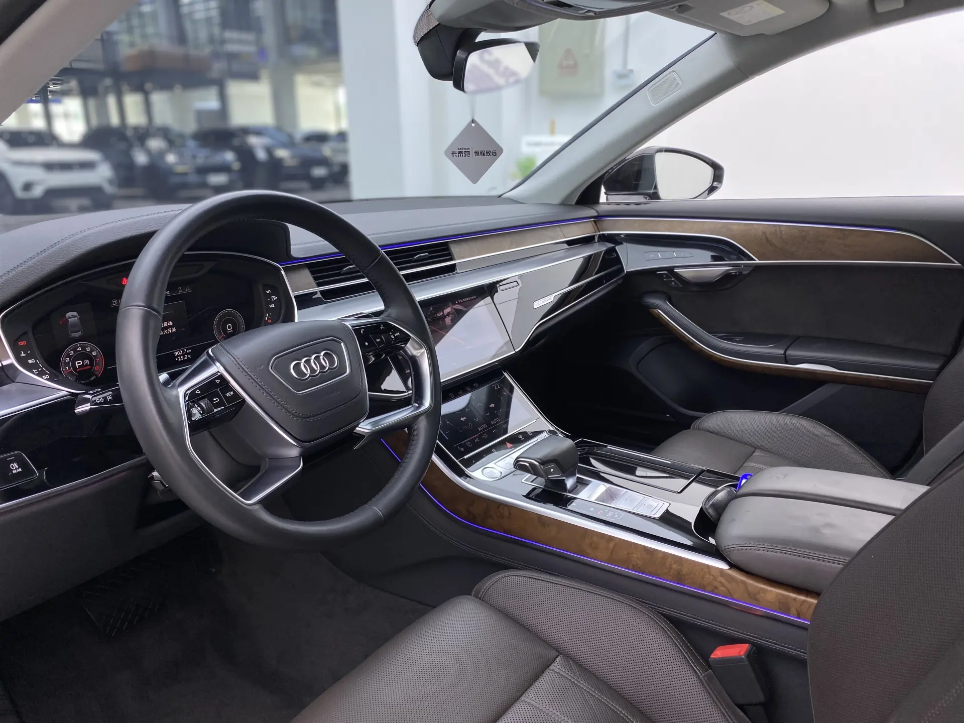 Audi A8L 50 TFSI, 2020 6