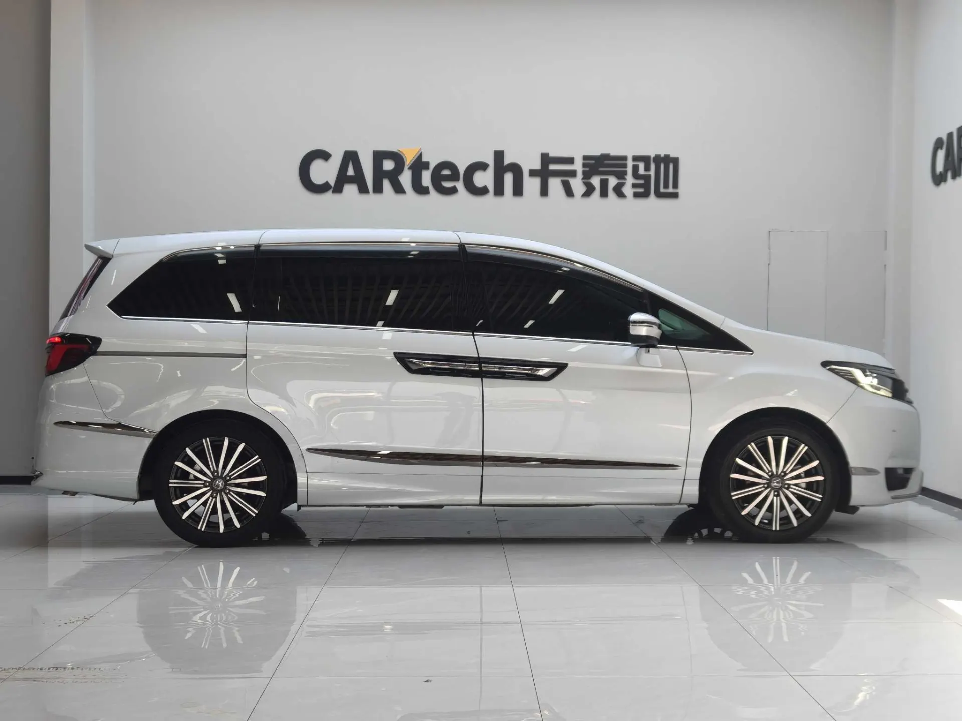 Honda Elysion, 2024 4