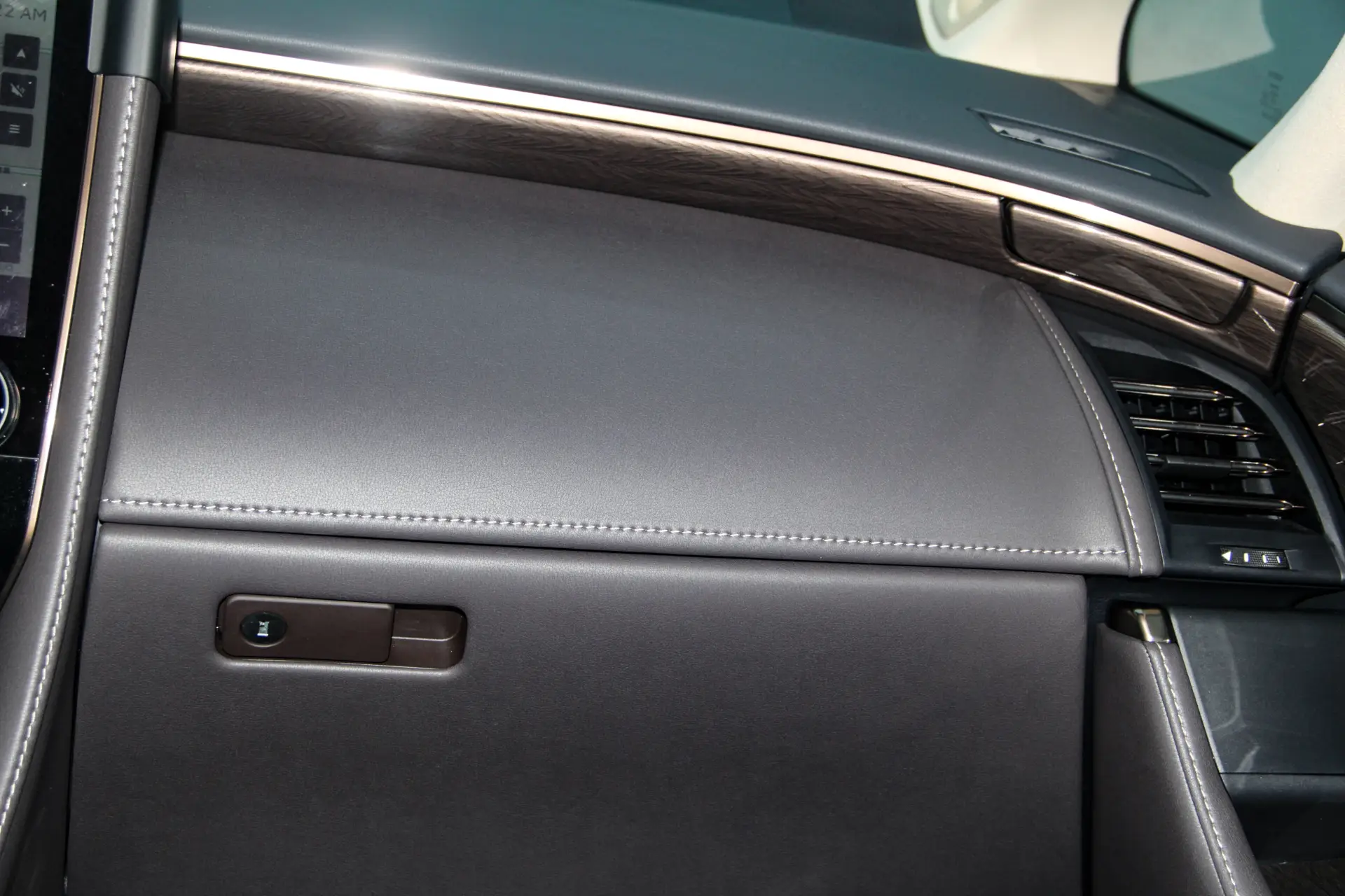Toyota Vellfire, 2024 31