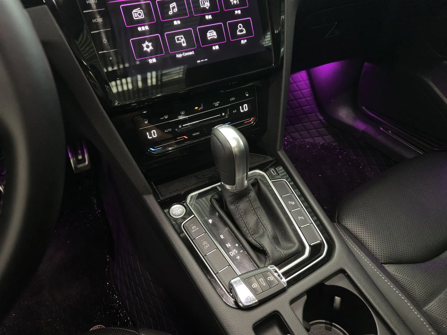 Volkswagen CC, 2024 14