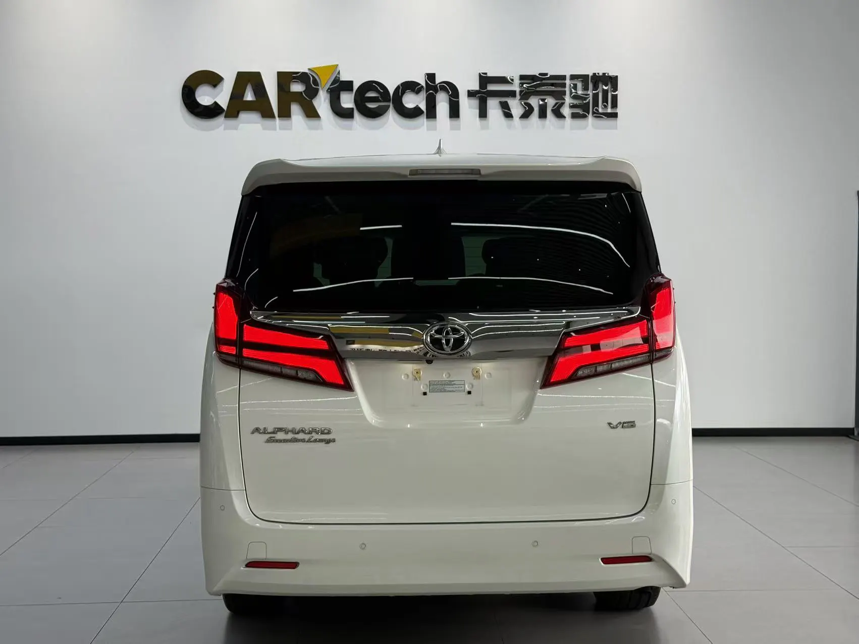 Toyota Alphard, 2020 3