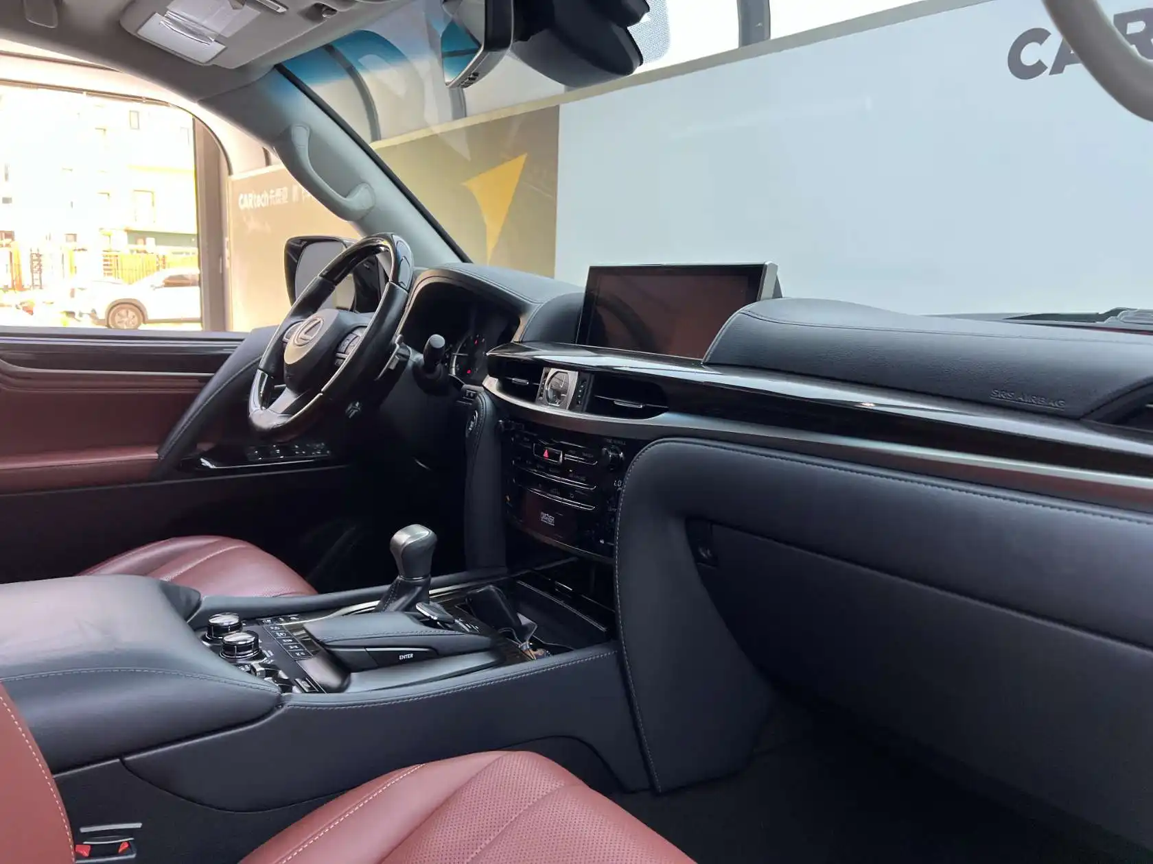 Lexus LX 570, 2025 22