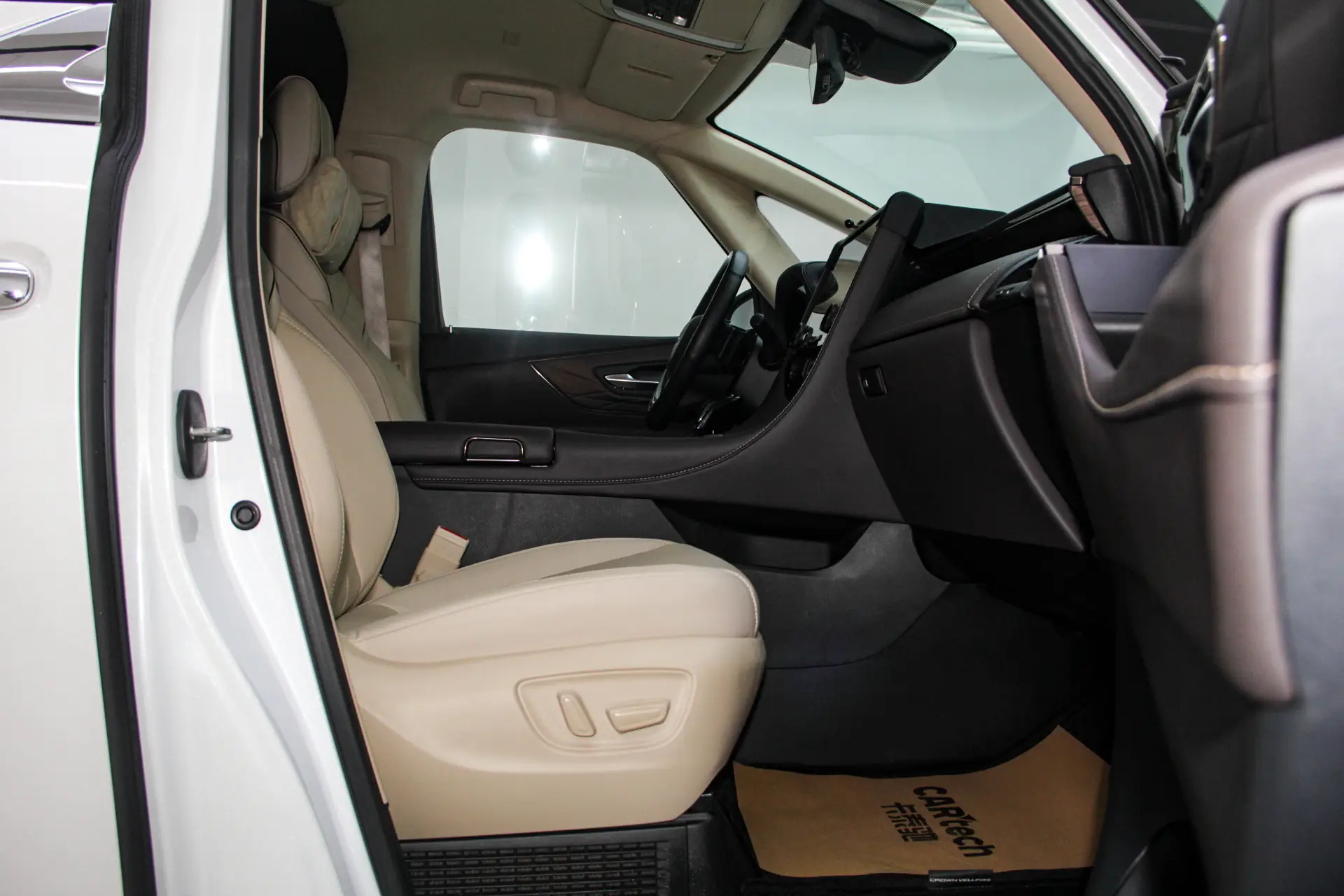 Toyota Vellfire, 2024 18