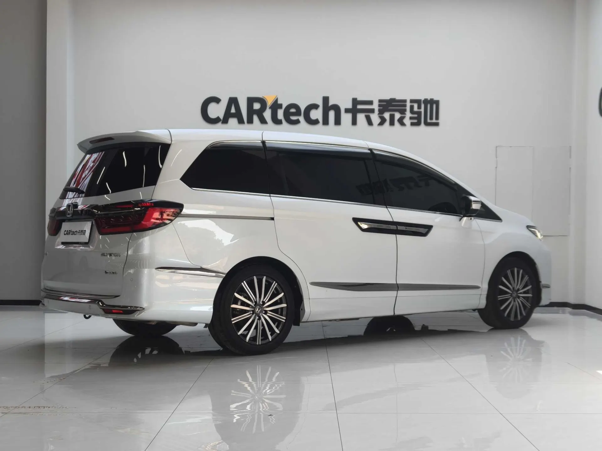 Honda Elysion, 2024 все фото