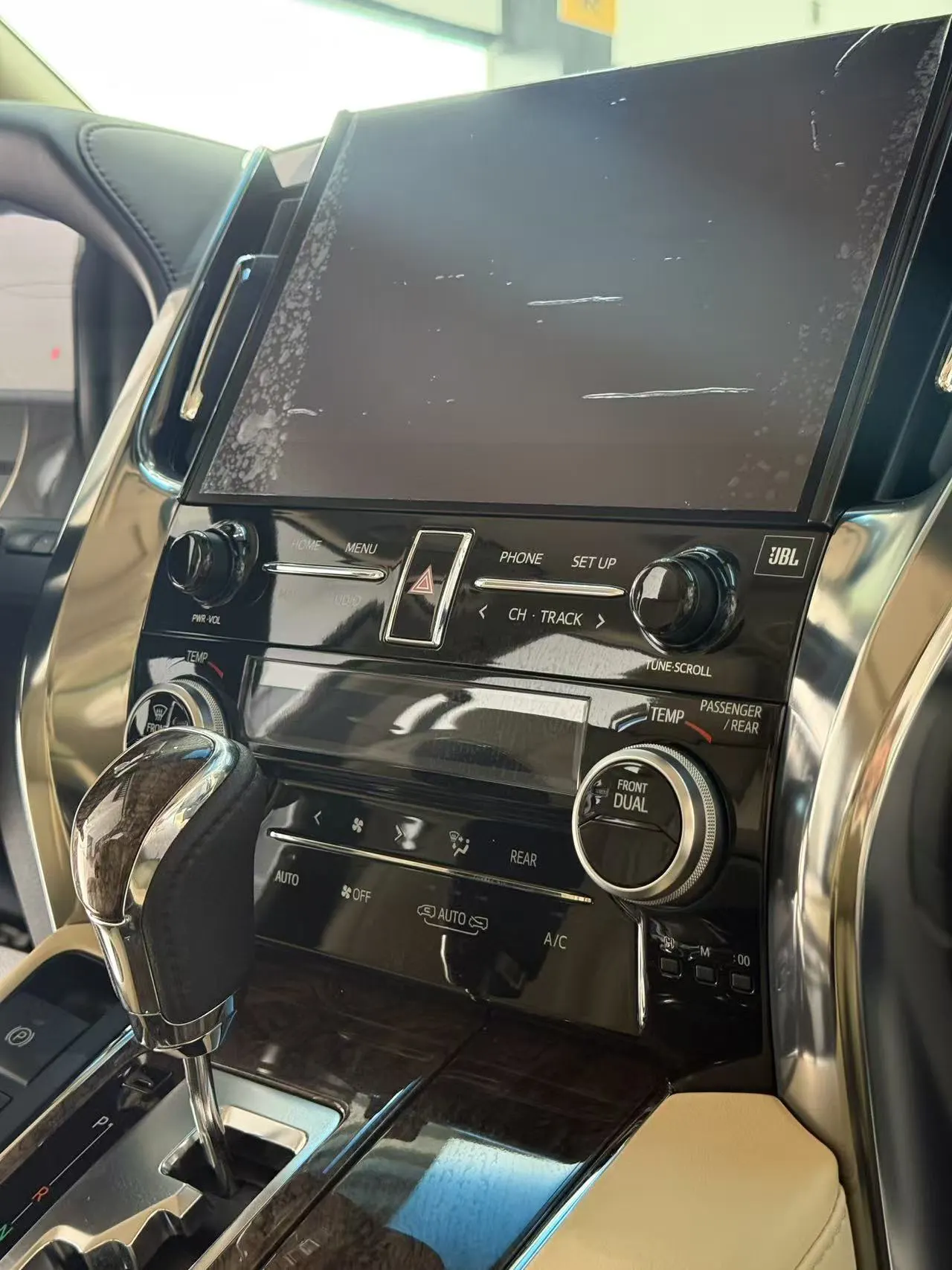 Toyota Alphard, 2020 9