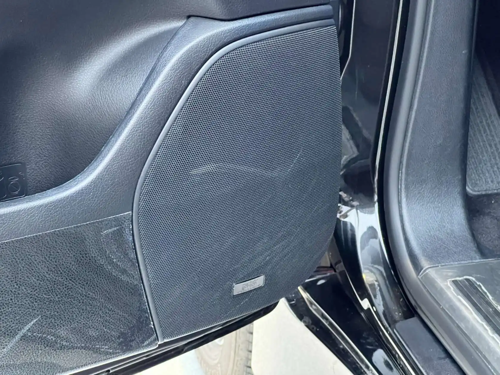 Lexus LX 570, 2025 14