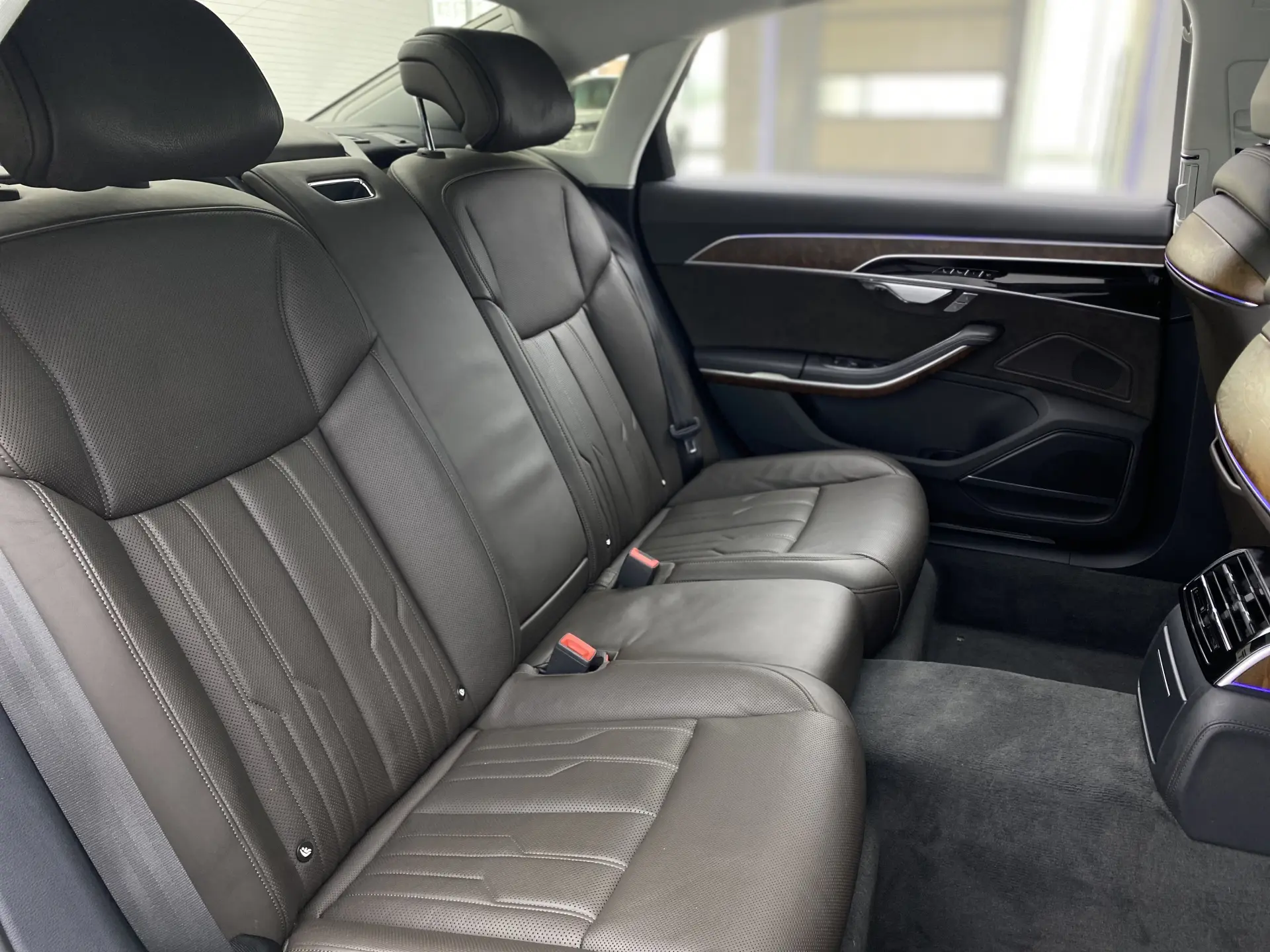 Audi A8L 50 TFSI, 2020 11