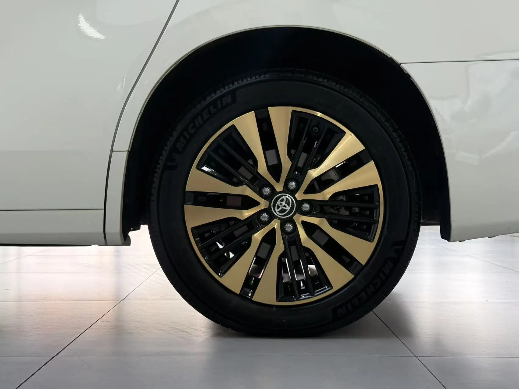 Toyota Alphard, 2020 6