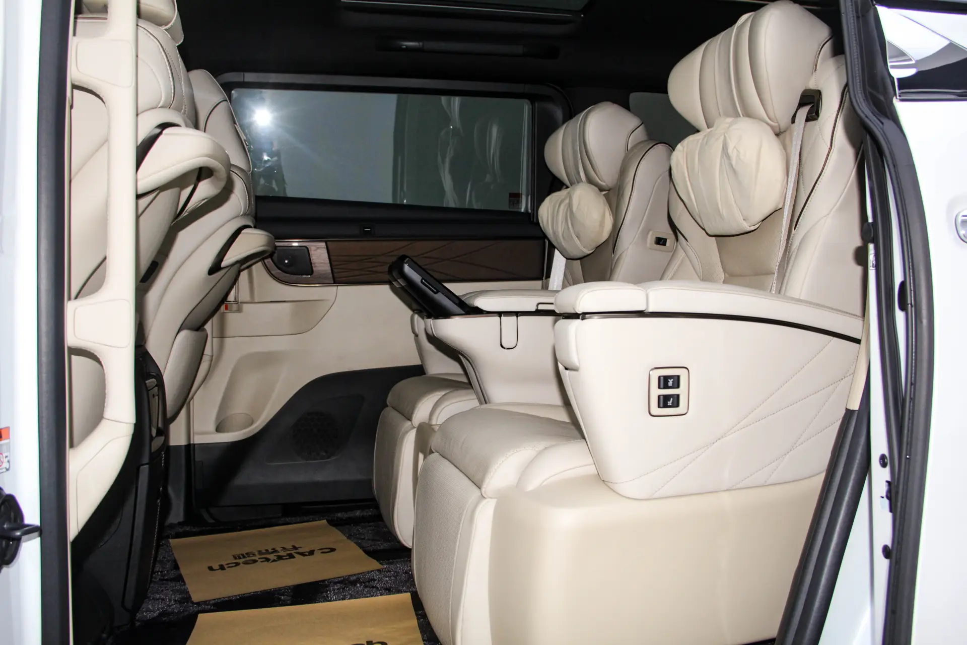 Toyota Vellfire, 2024 29