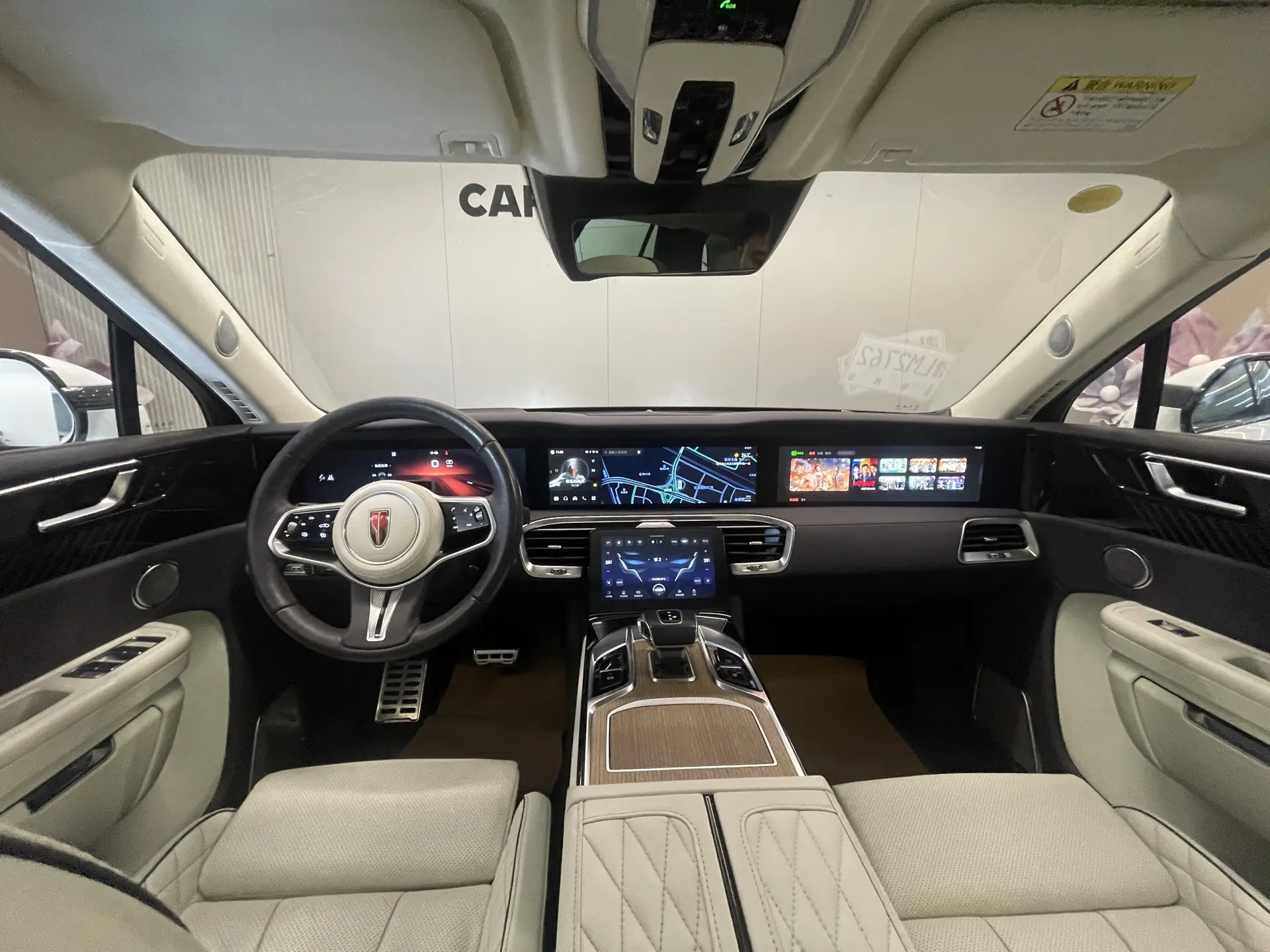 Hongqi E-HS9, 2022 13