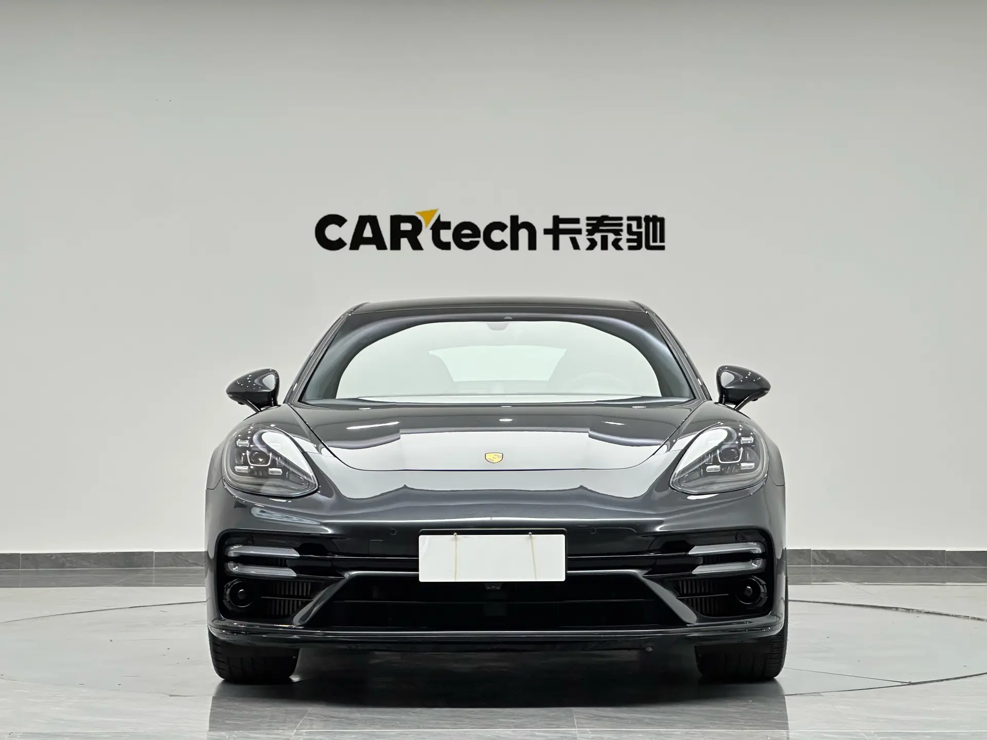 Porsche Panamera, 2023 2