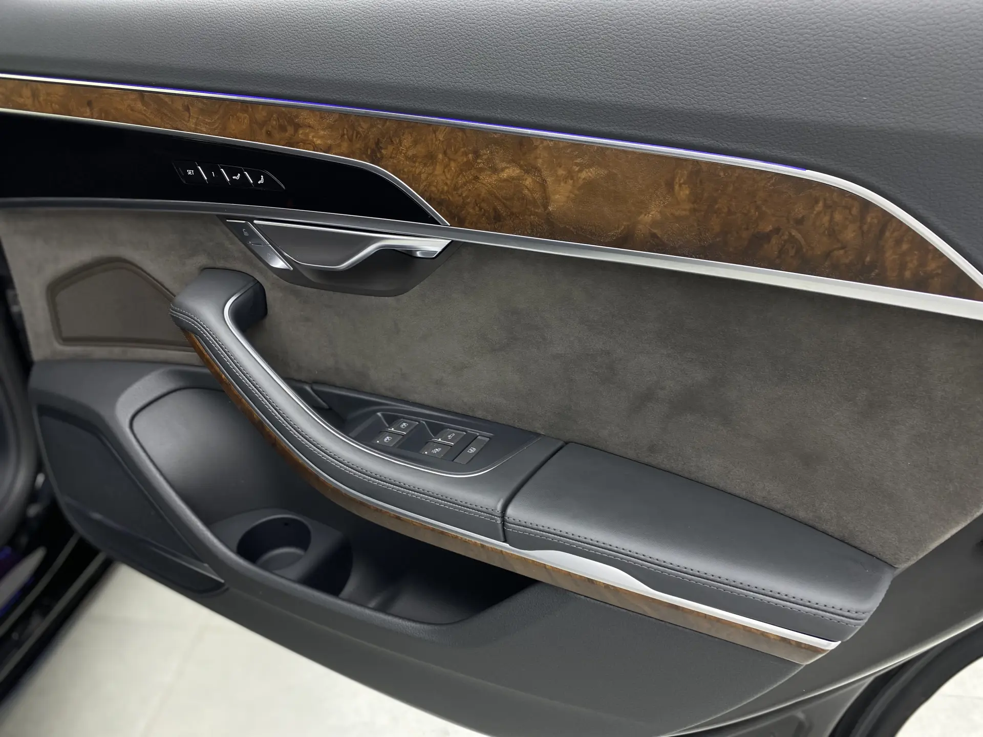 Audi A8L 50 TFSI, 2020 23