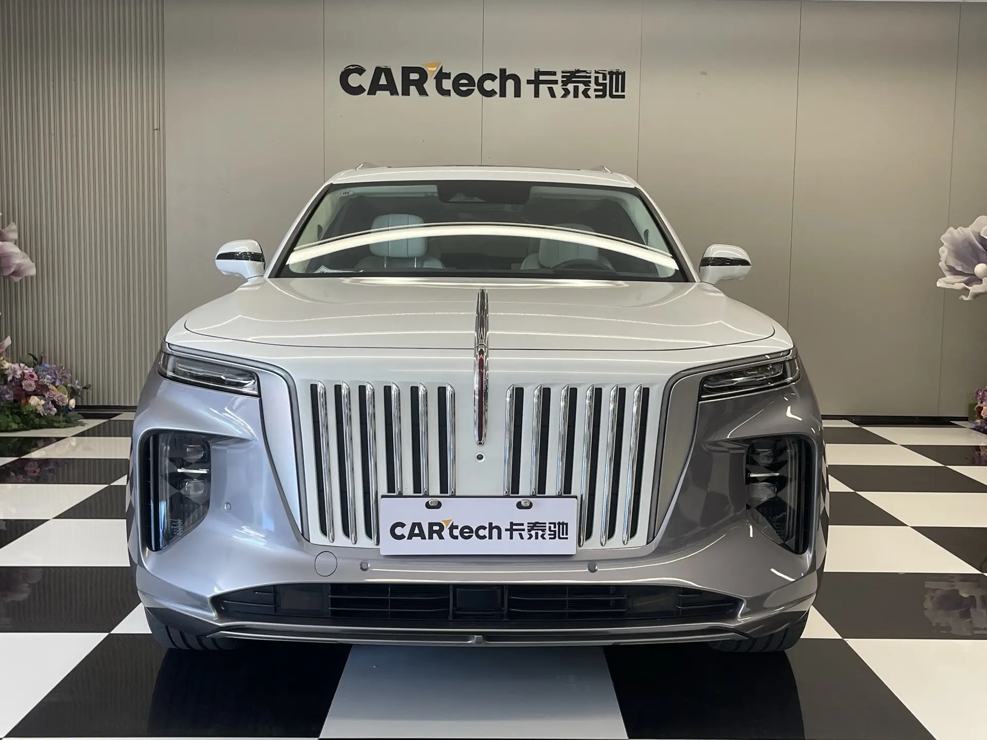 Hongqi E-HS9, 2022 2