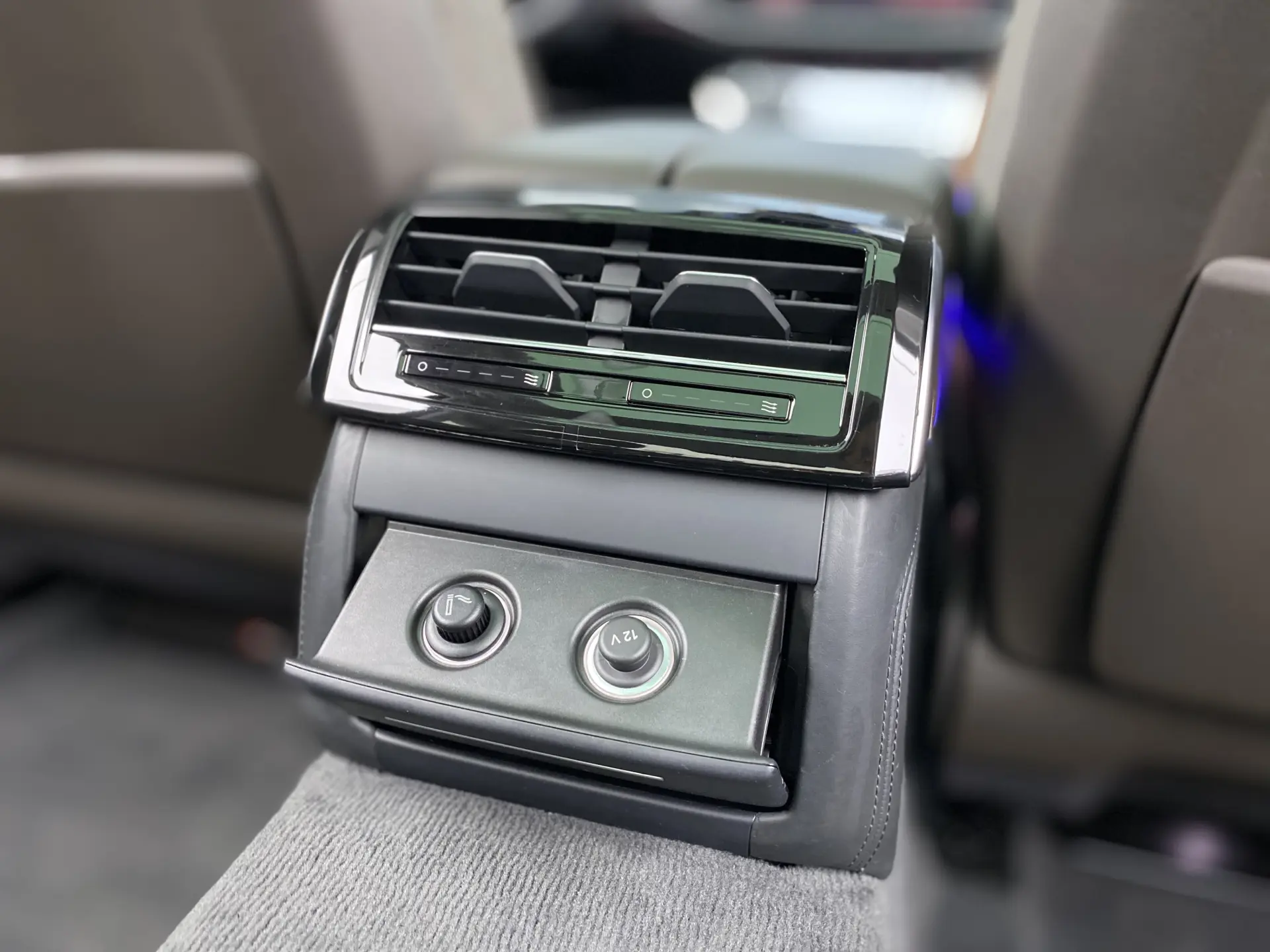 Audi A8L 50 TFSI, 2020 24