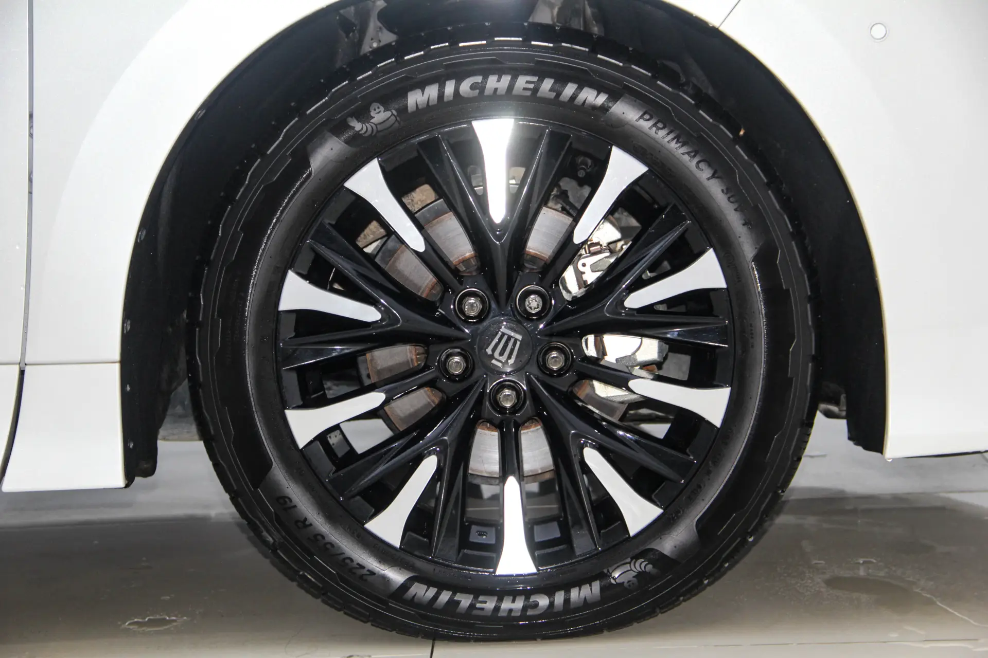 Toyota Vellfire, 2024 9