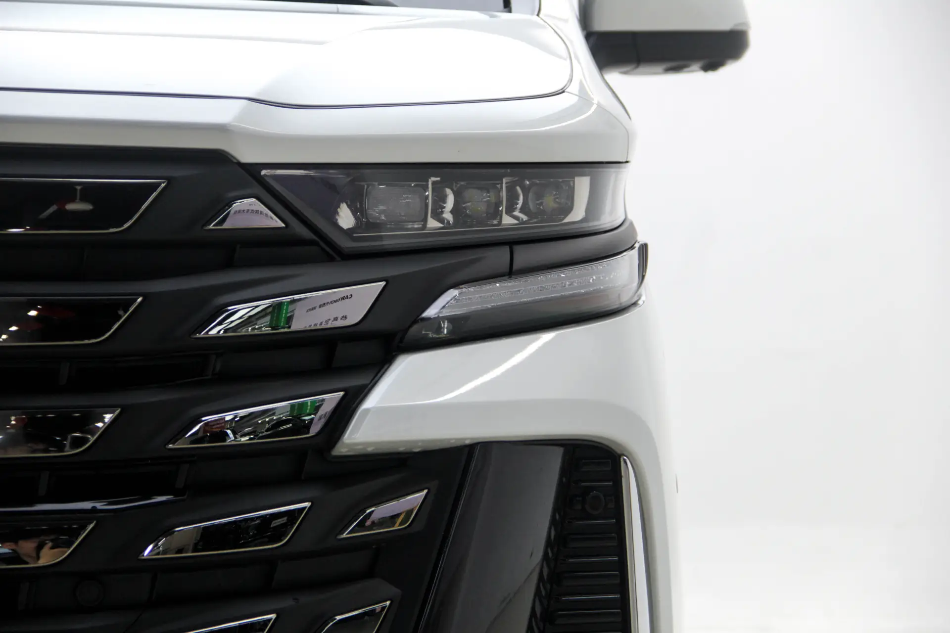 Toyota Vellfire, 2024 7