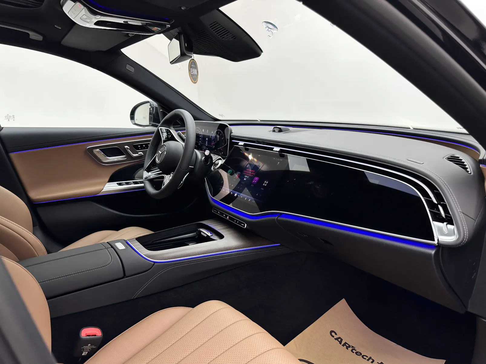 Mercedes-Benz E 300 L, 2025 11